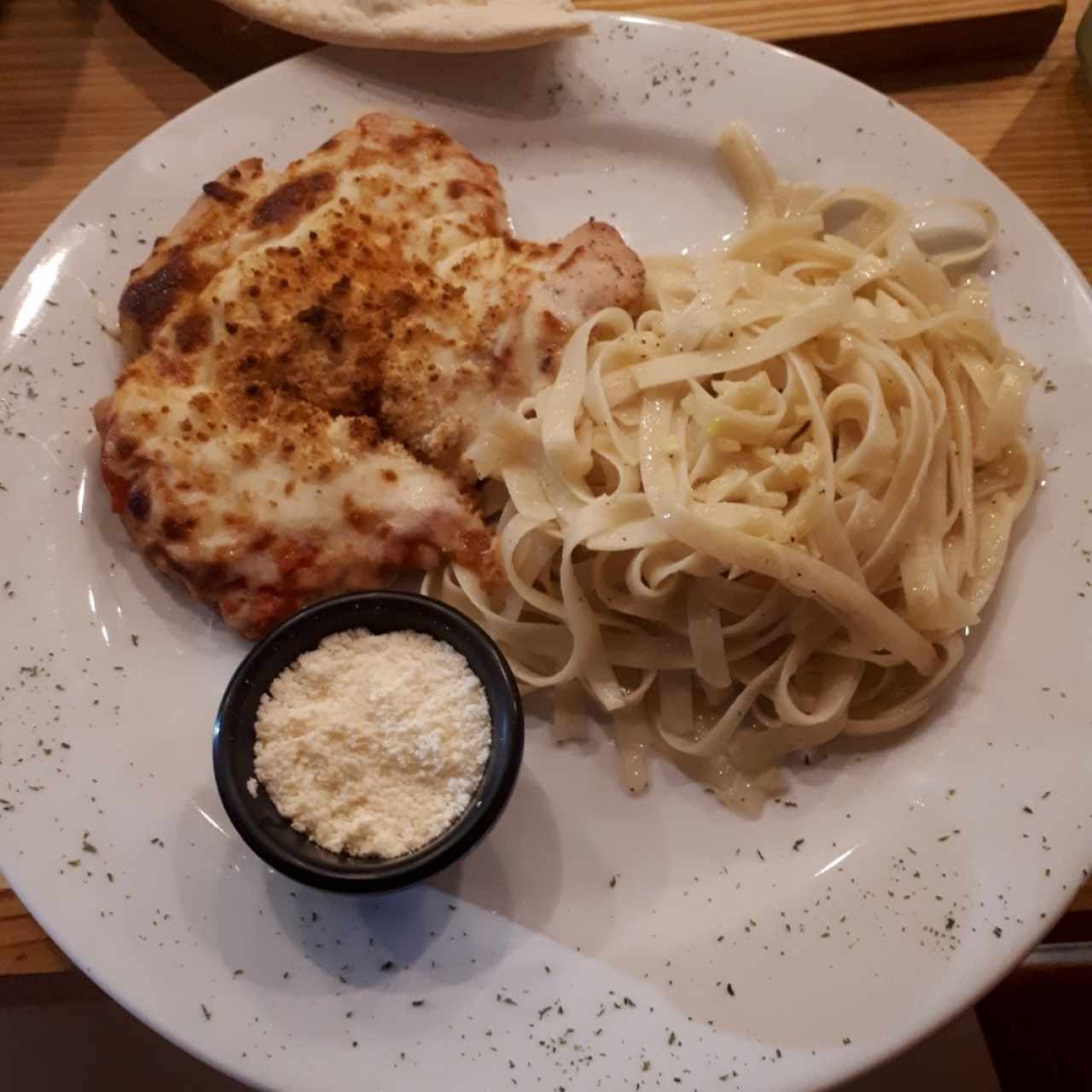 pollo gratinado pastas al óleo 