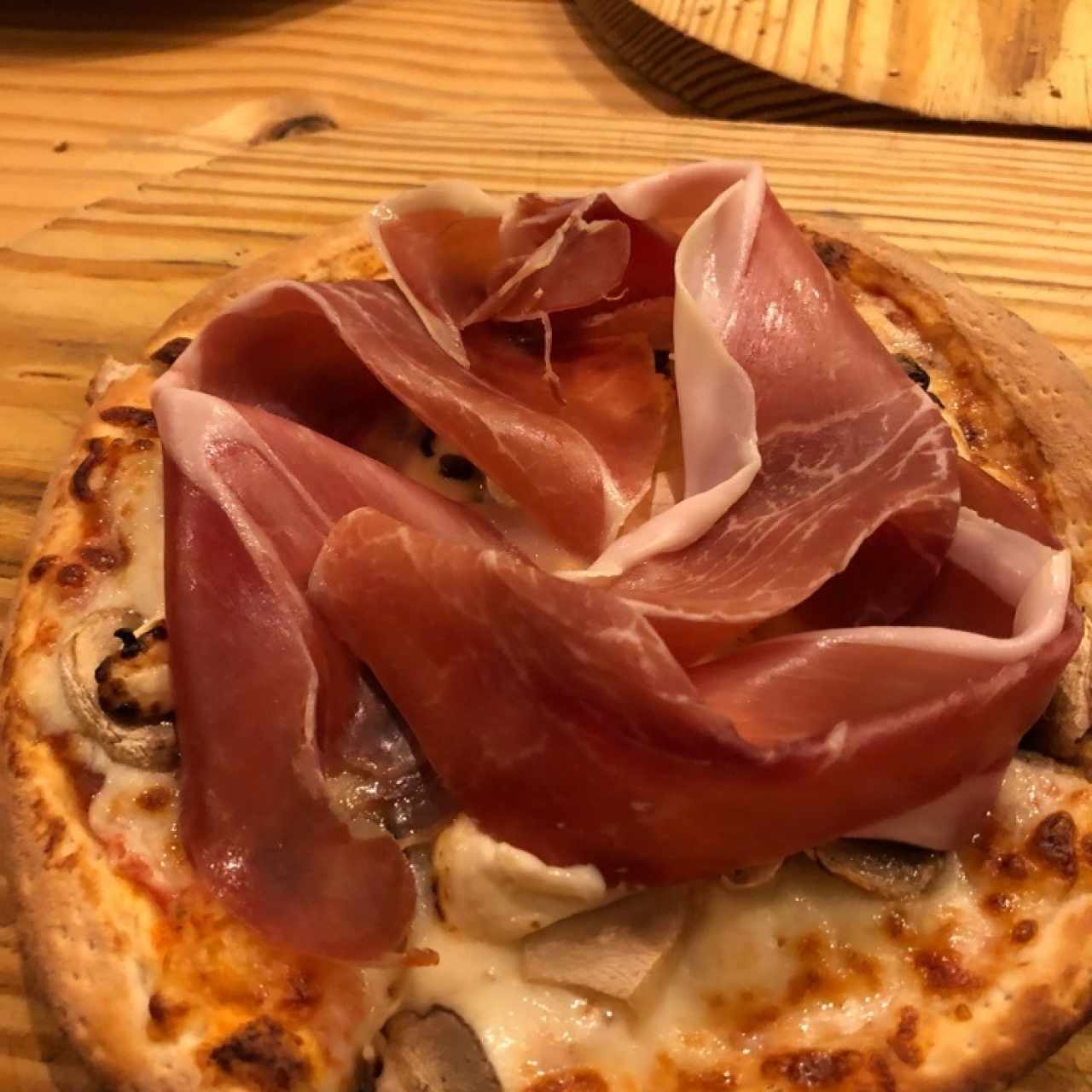 pizza con jamon serrano