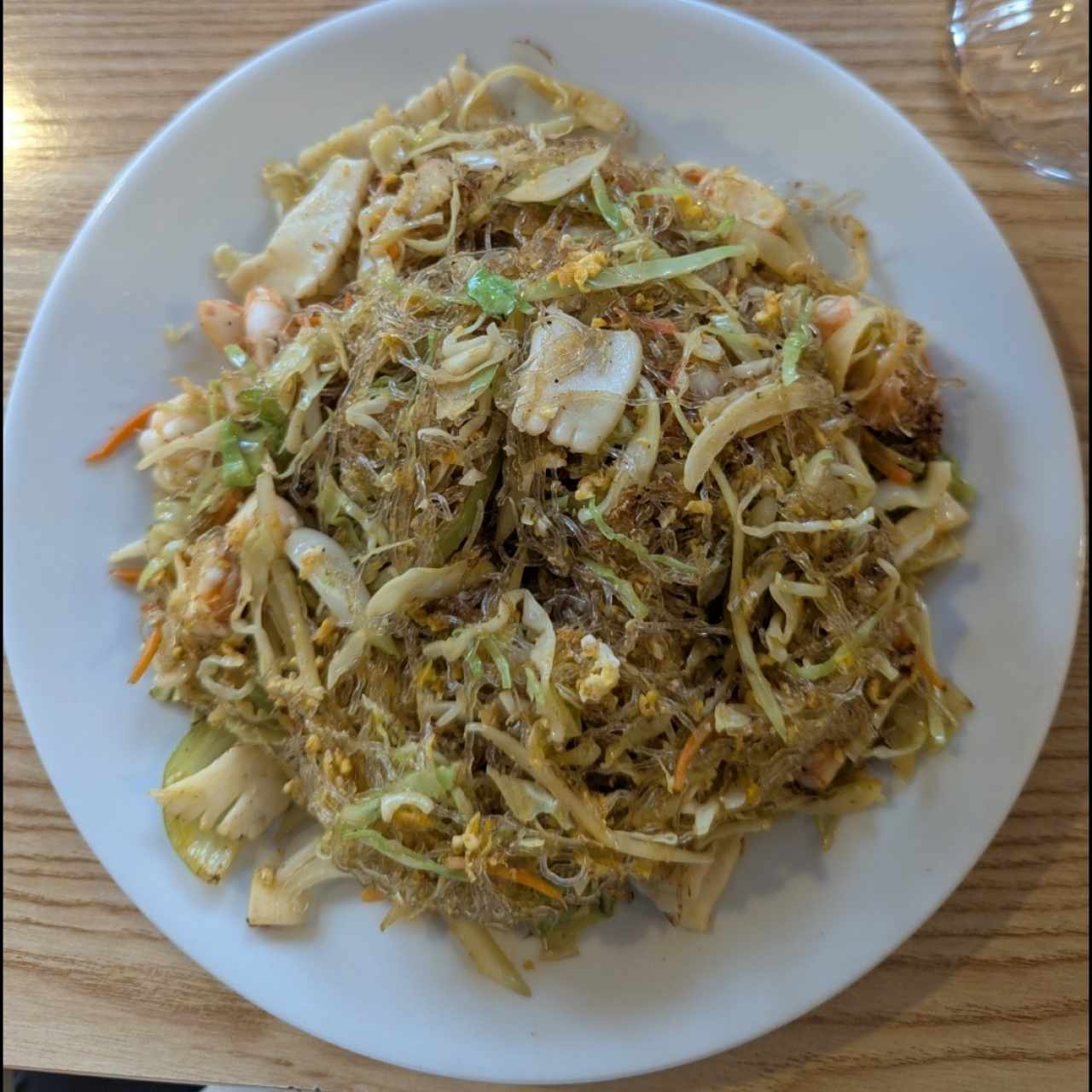 Fideos Salteados con Mariscos