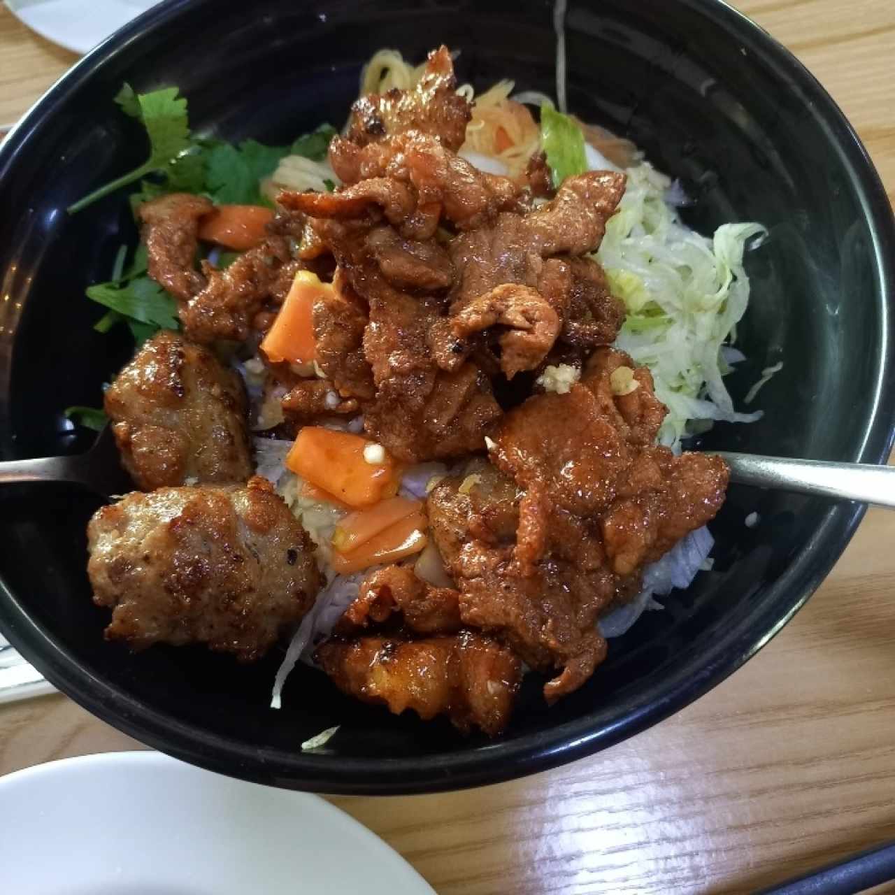 fideo con bolitas de puerco