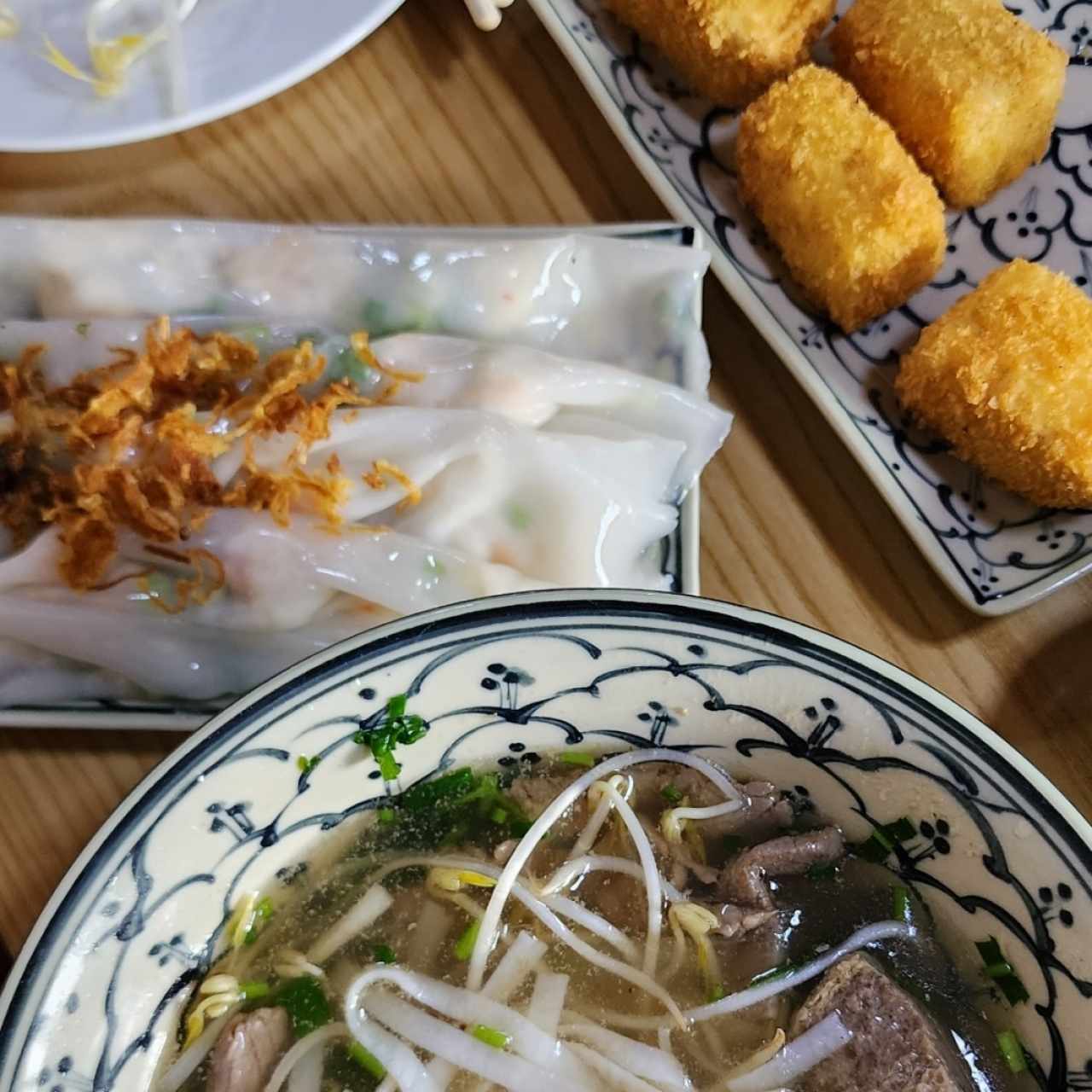 Pho, Rice Roll, Tofu Frito