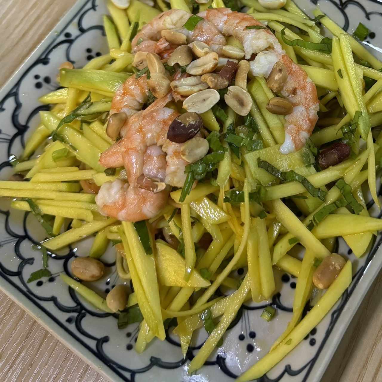 Ensalada de Mango y Camarones