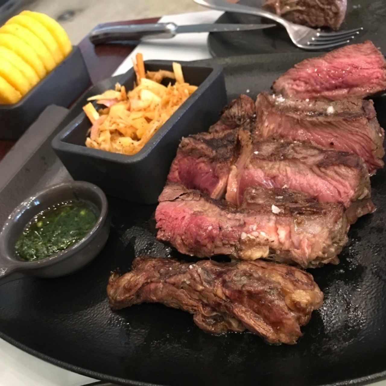 Bife ancho (argentino) con arepitas