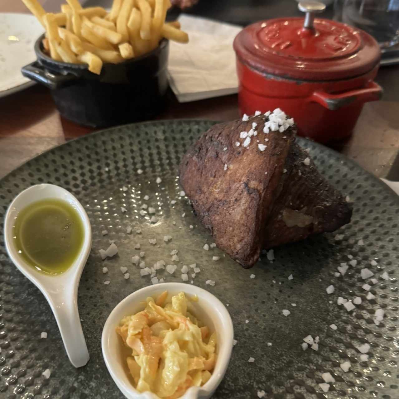 Picanha con papas y puré trufado