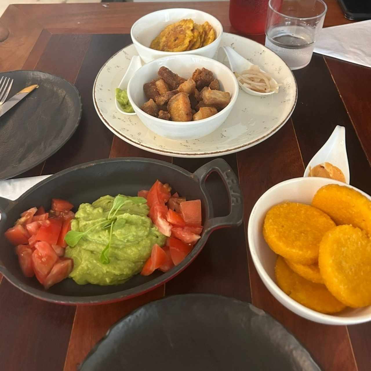 Guacamole y Chicharrones