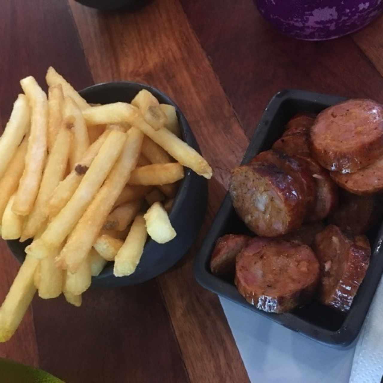 chorizo argentino y papas fritas para acompañar! 