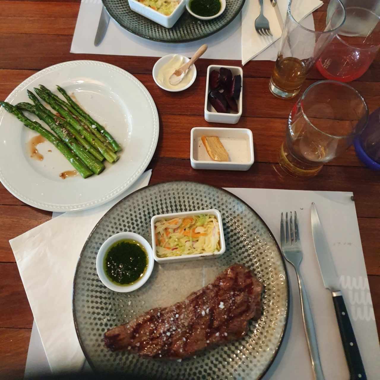 Filete de Res Esaparragos y Morcilla 