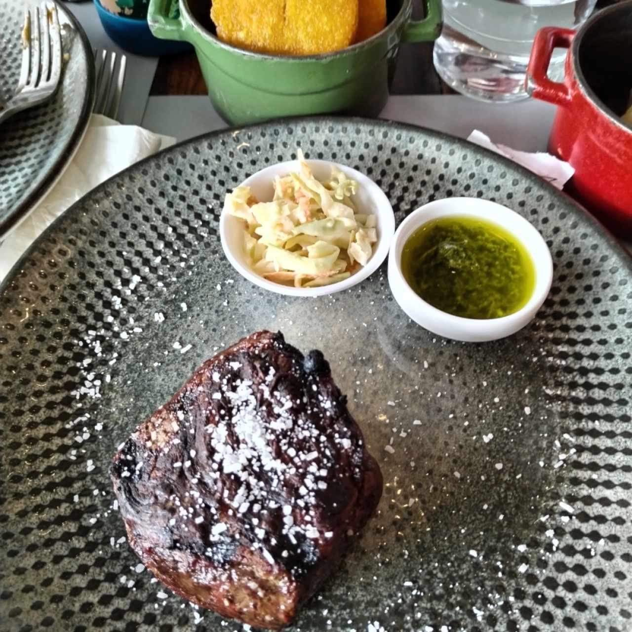 Filete de Angus acompañado de las tortillas