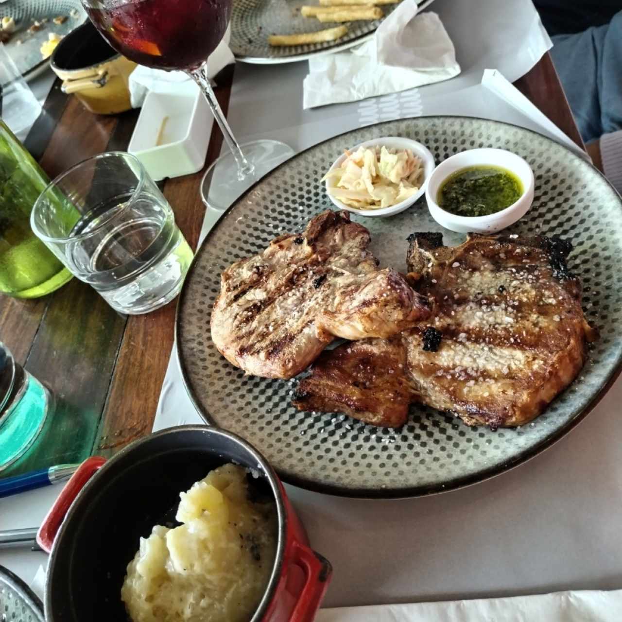 Chuletas con puré trufado