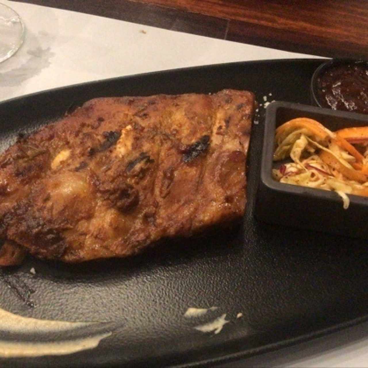 Deliciosa la costilla de cerdo y la atención excelente