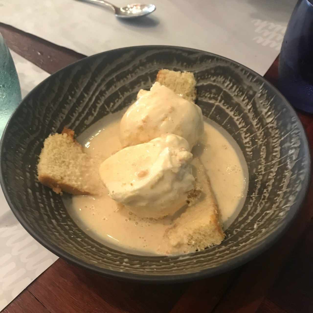 Tres Leches con helado de vainilla 