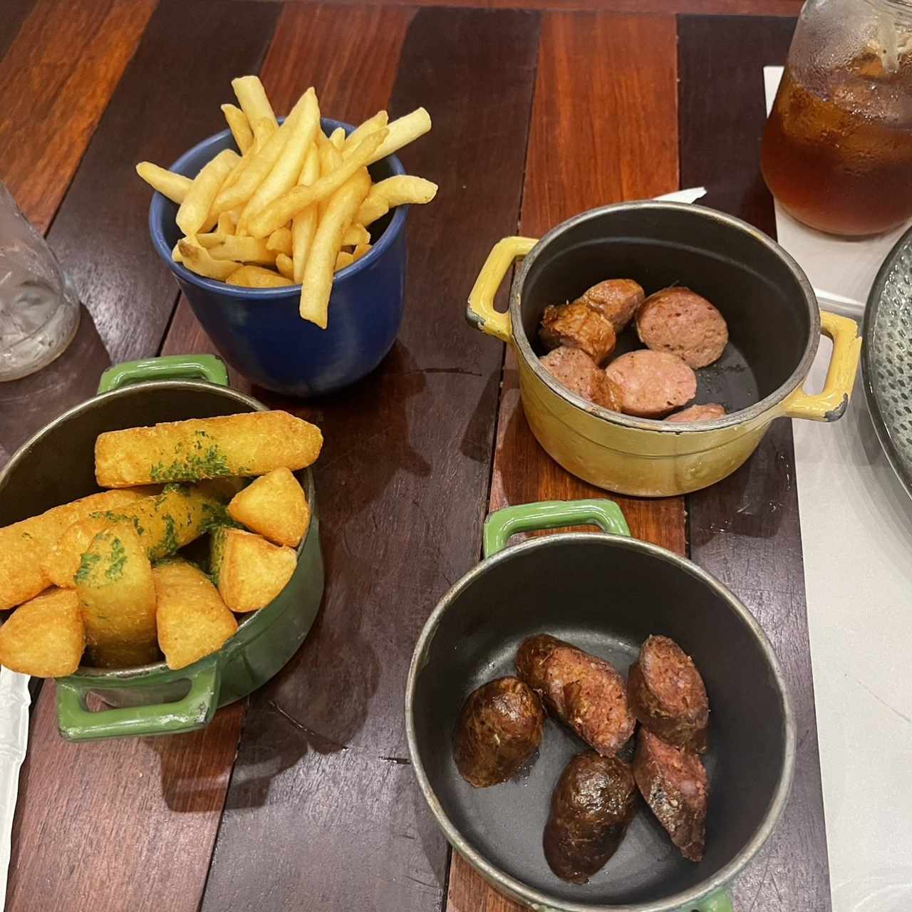 Acompañantes - Papas Fritas chorizo y yuca