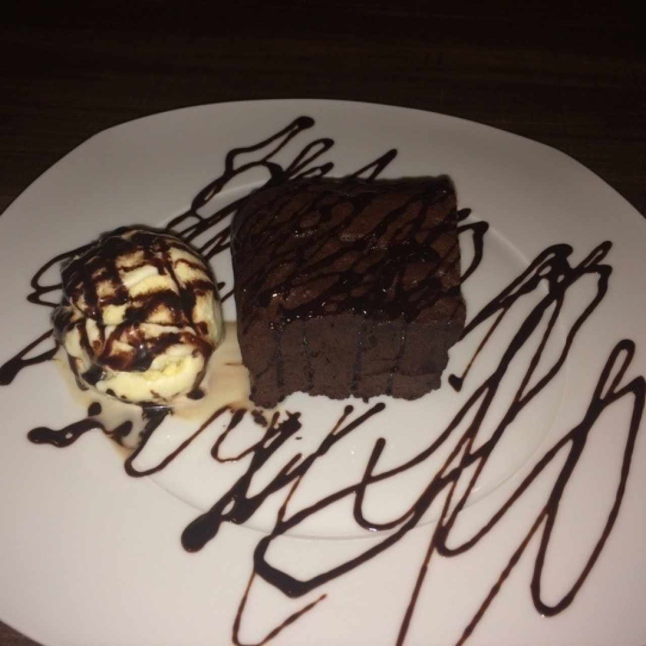 Brownie con helado