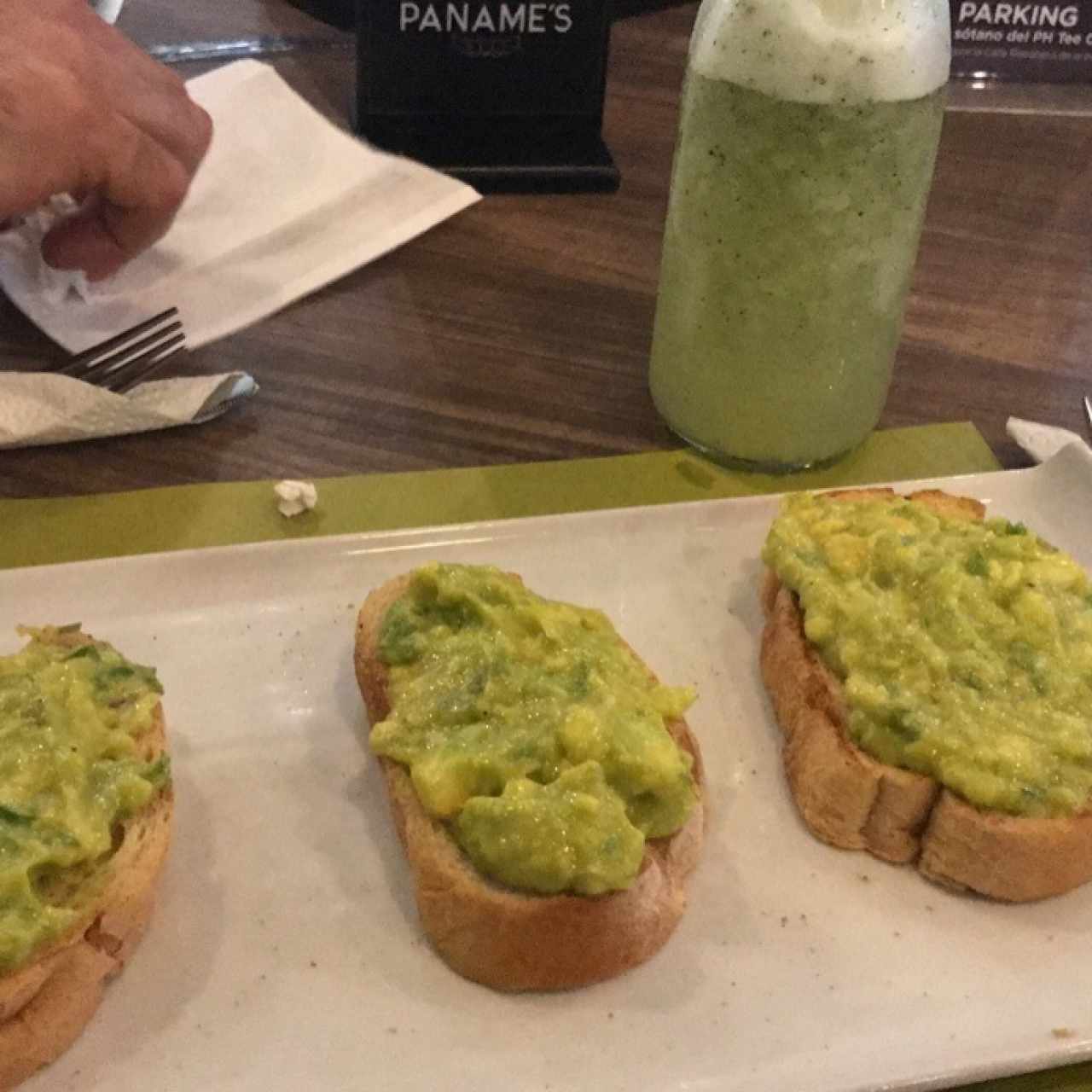 tostadas de aguacate