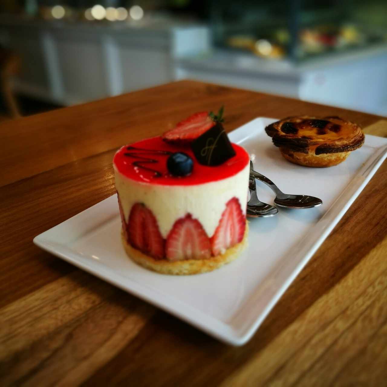 Cheesecake de Fresa y Pastel de Nata