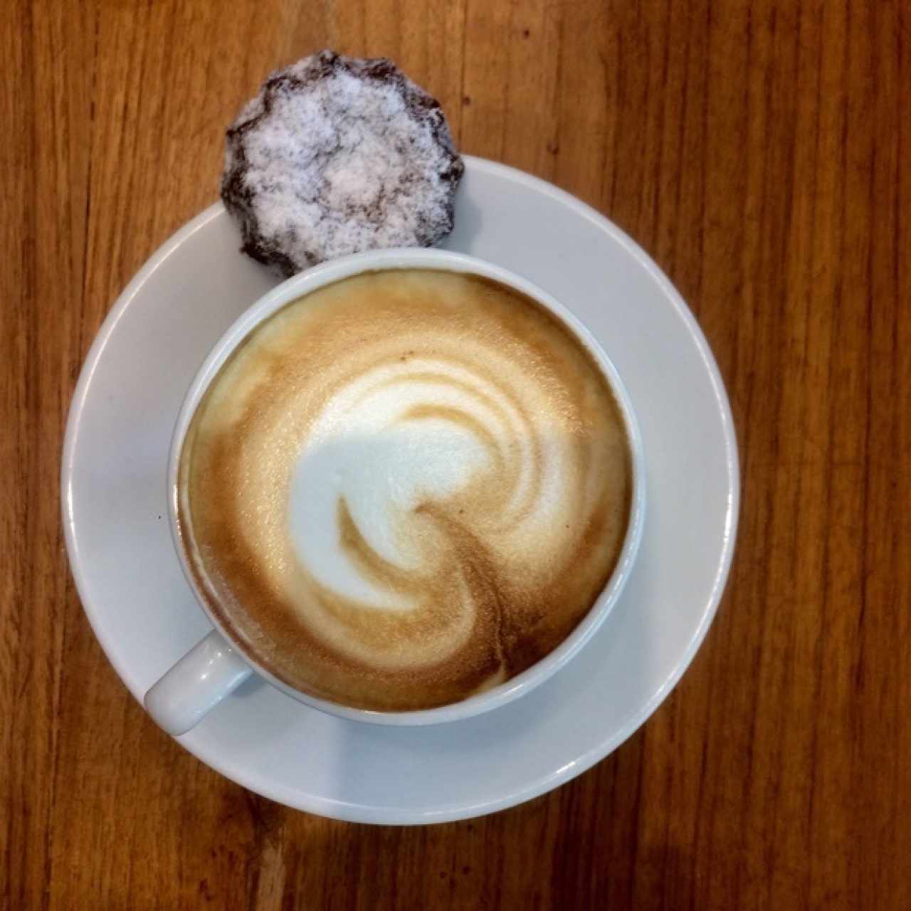 capuccino + cannelé