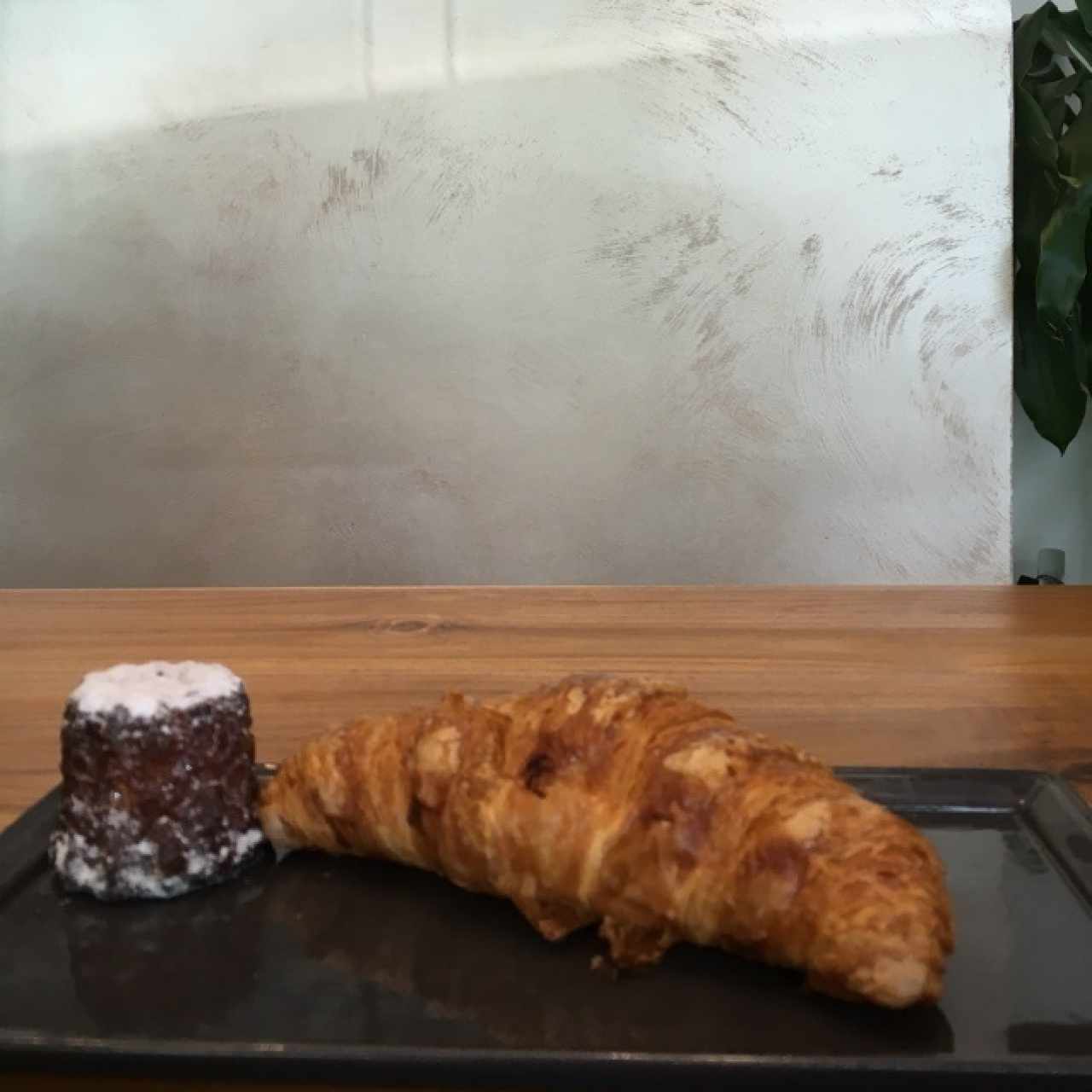 croissant y cannelé