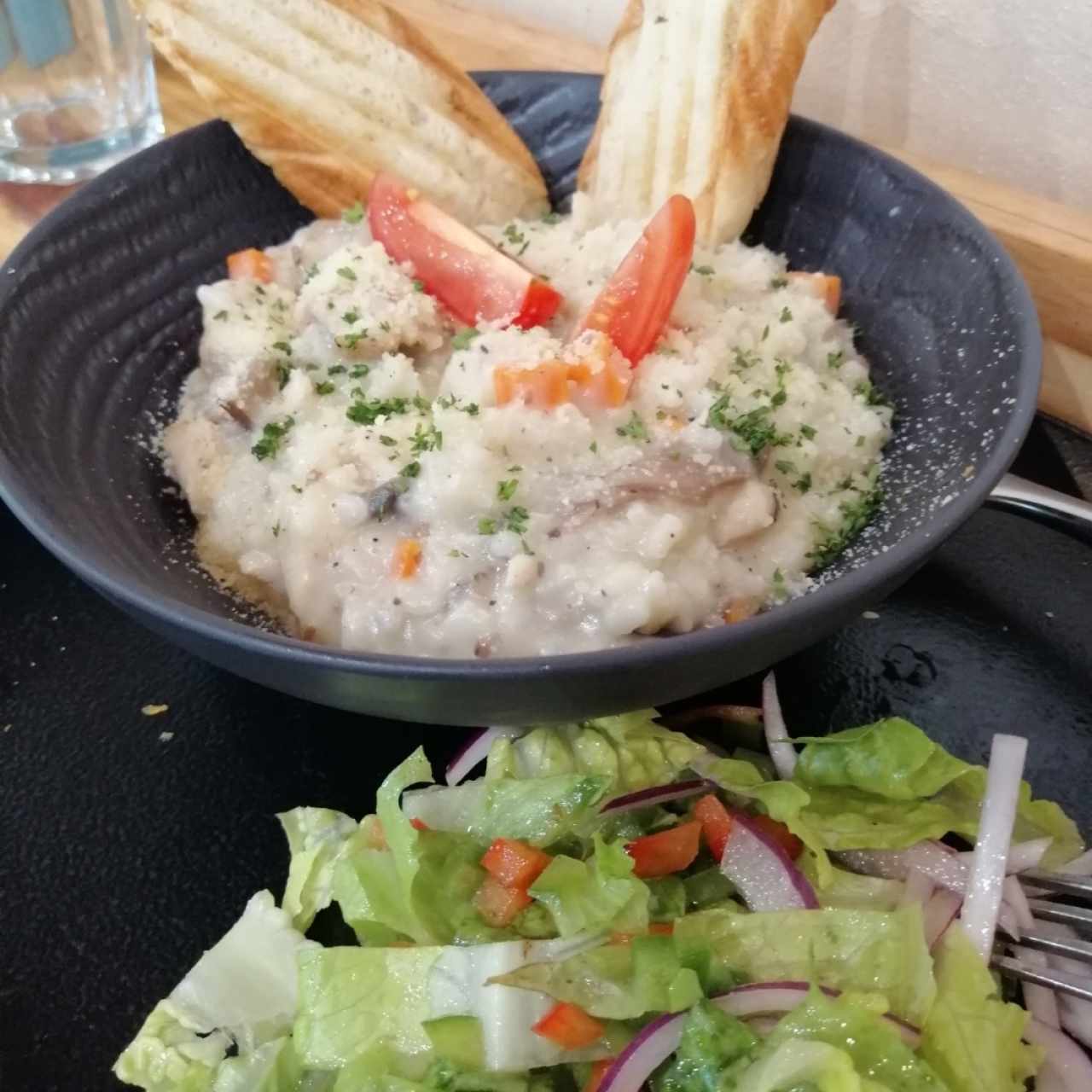 Risotto de pollo con hongos