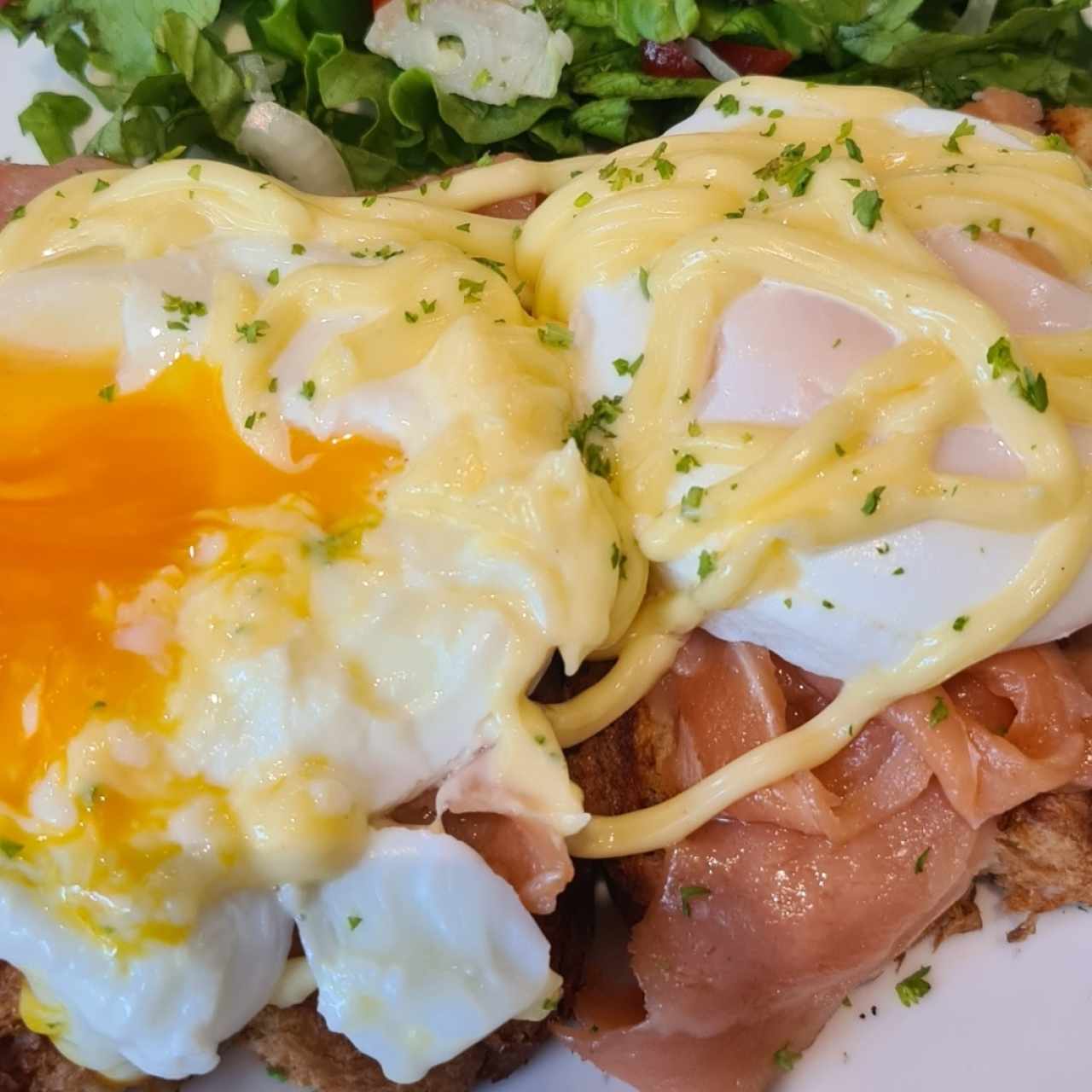 Huevos Benedictinos