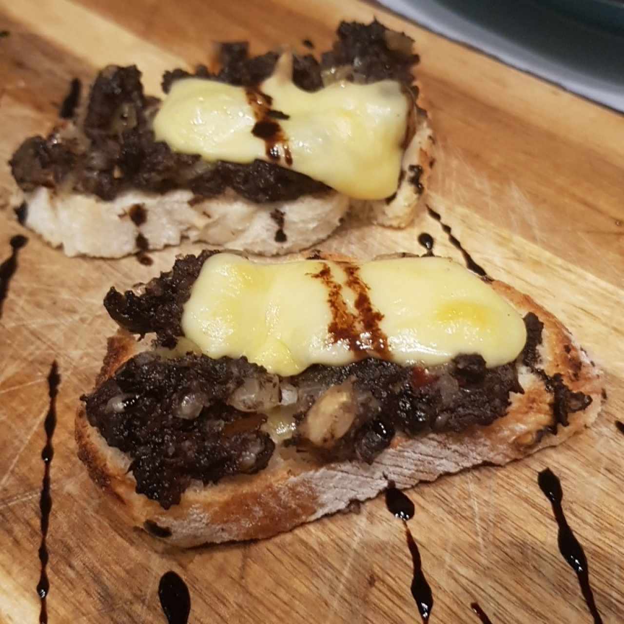 morcilla con almendras!