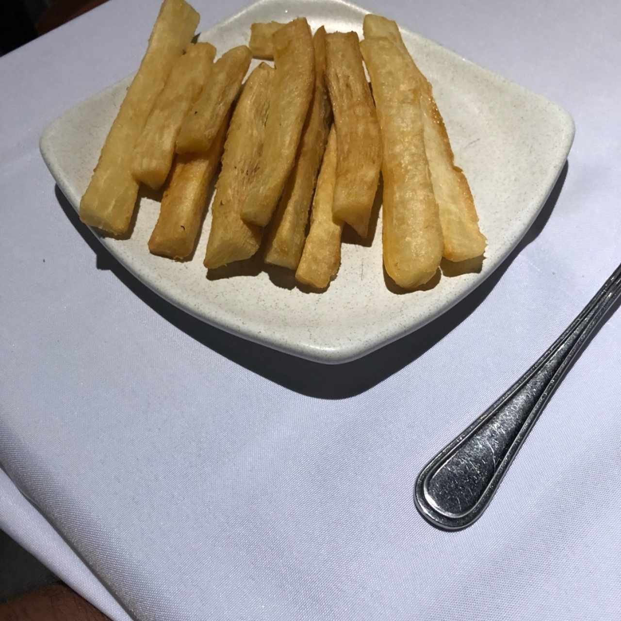 ACOMPAÑAMIENTOS - Yuca frita