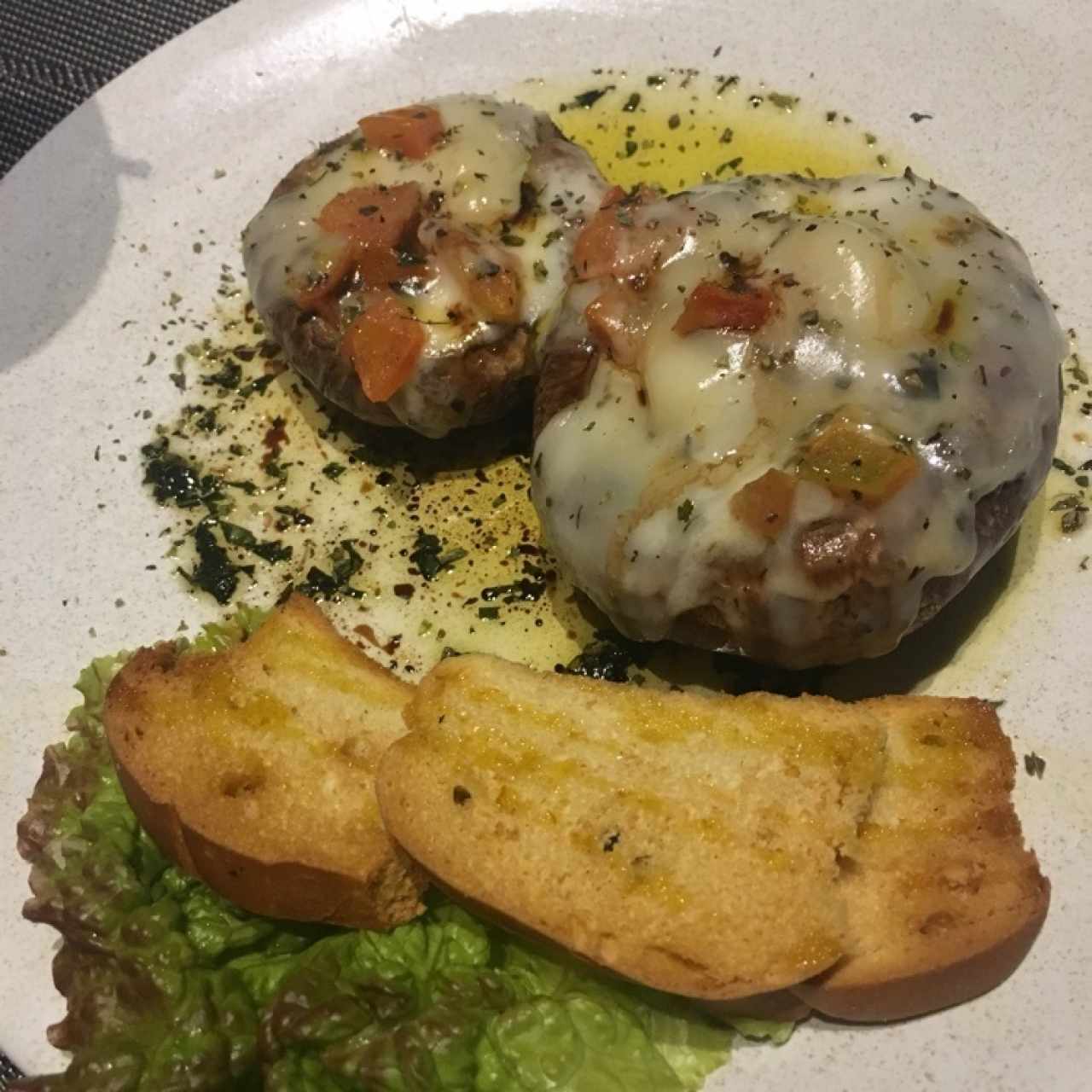 Hongos portobelo gratinados