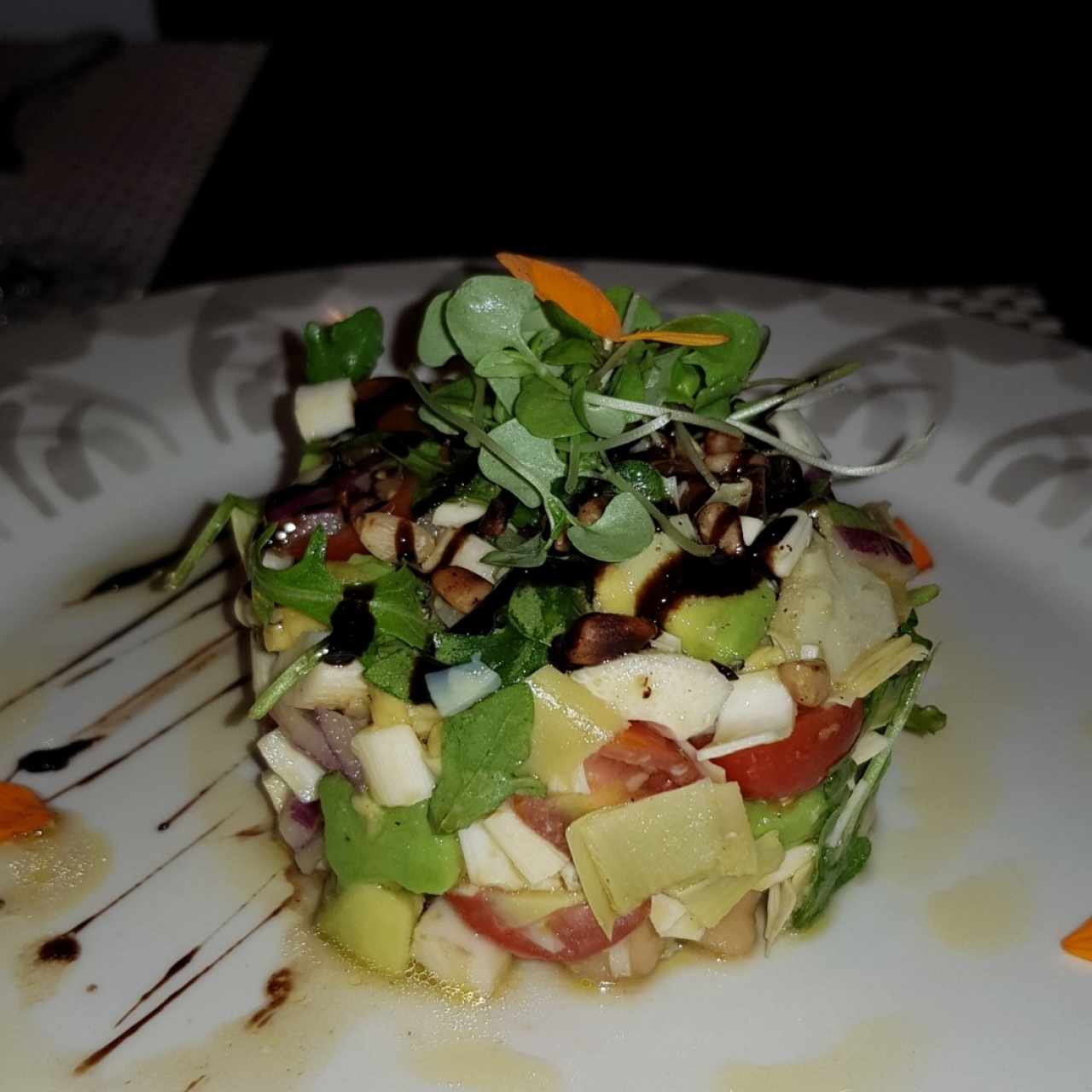 Ensalada del Chef con Atún Braseado o Salmón