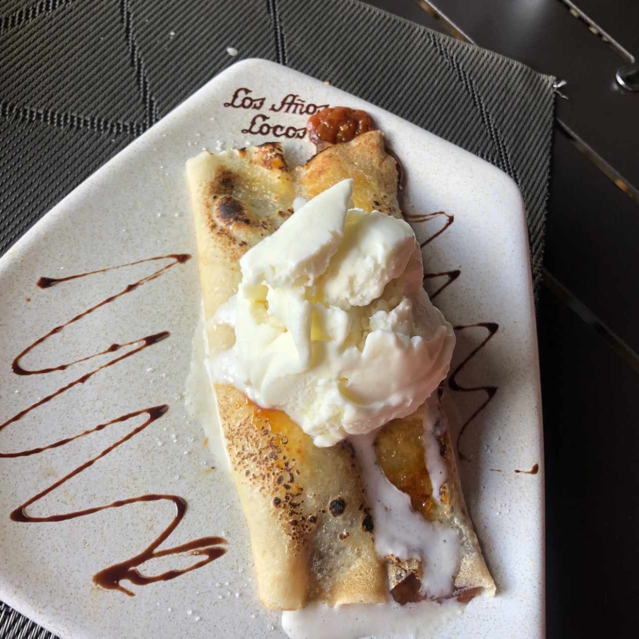 Panqueques de dulce de leche con helado