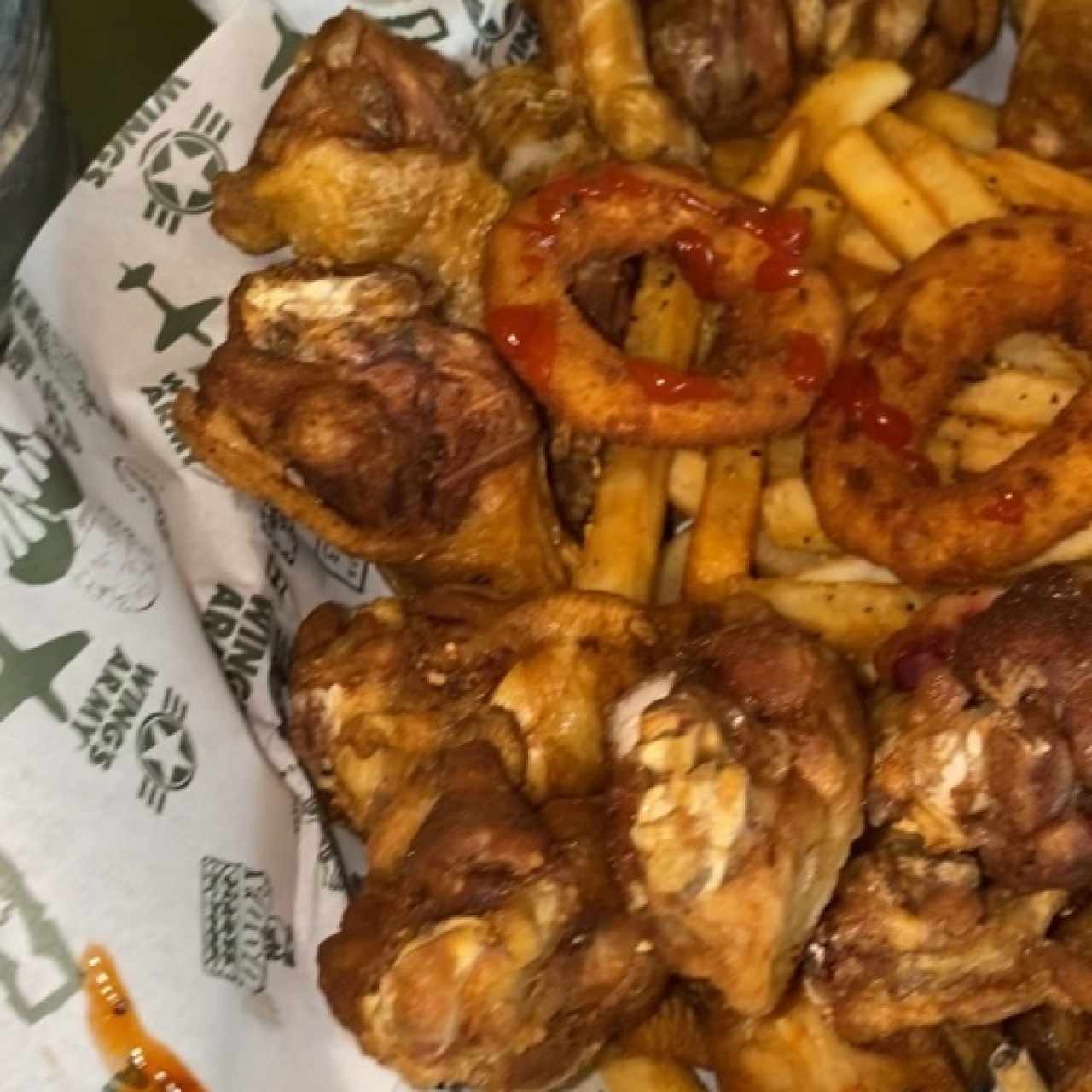 20 Wings o Boneless ( Eija 2 salsas + 2 dips )