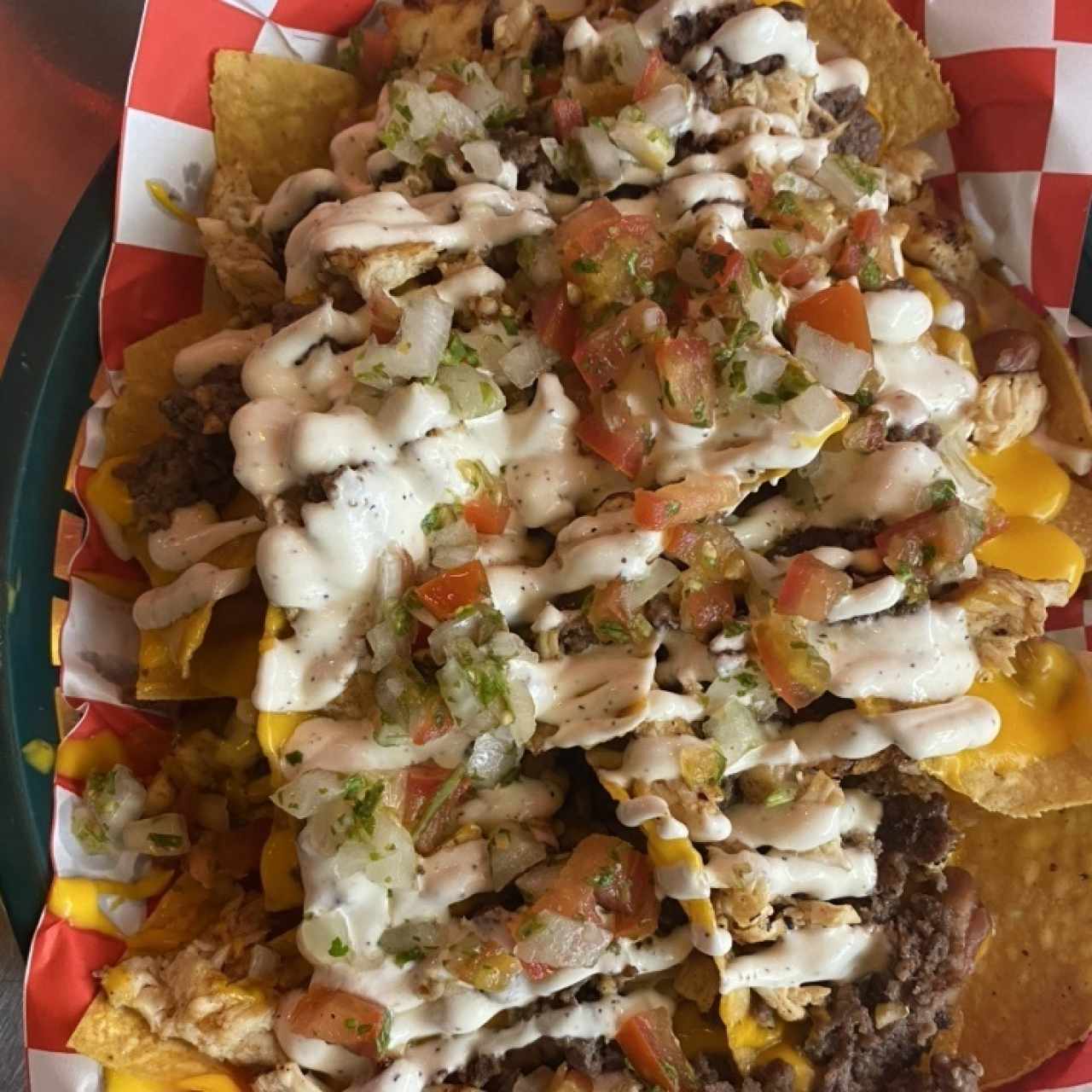 Nachos mixtos (pollo y carne)