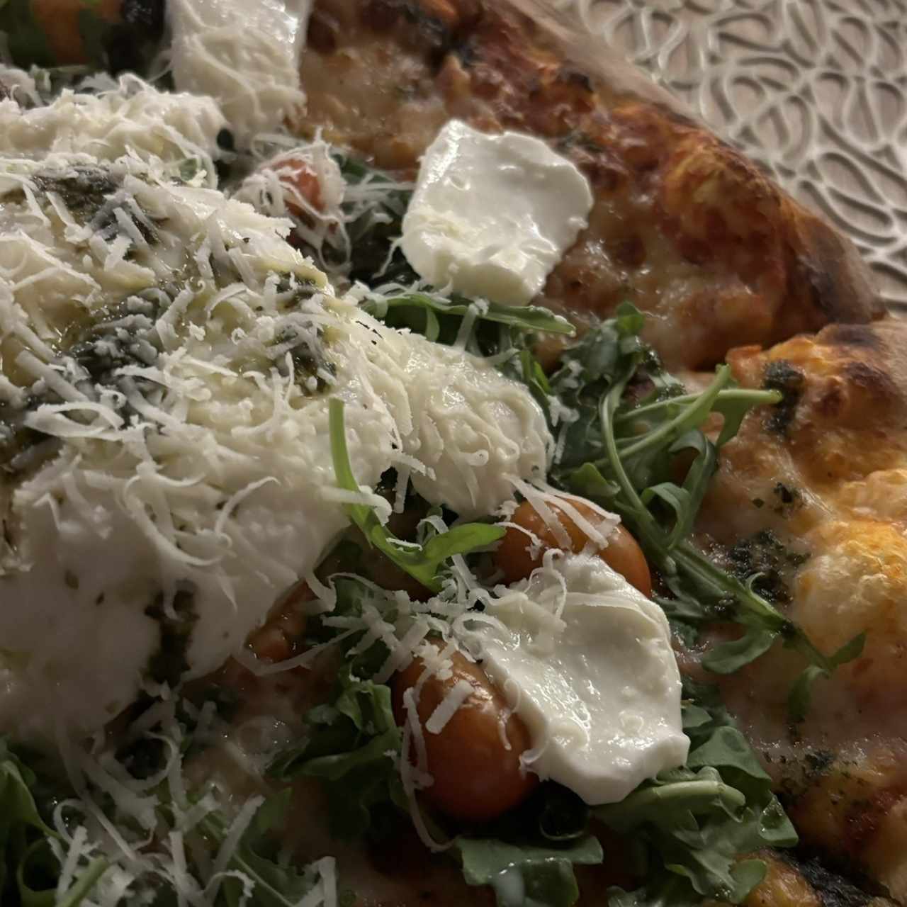 Pizza capressa con extra de burrata