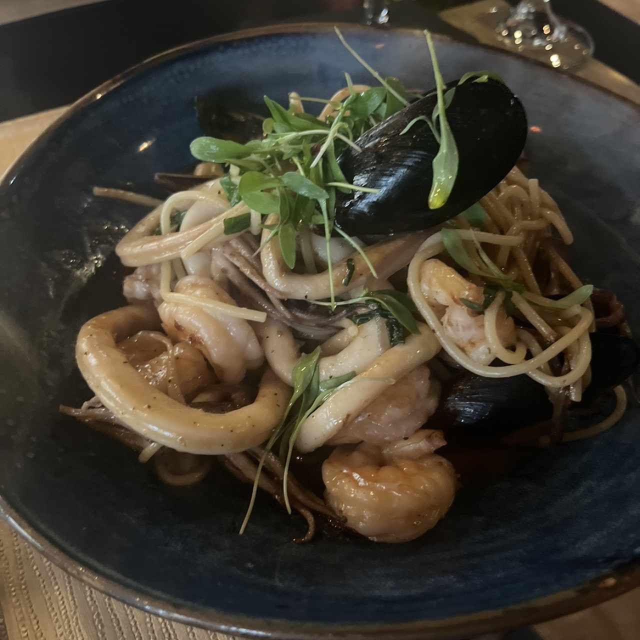 Espaguetis con mariscos al olió 