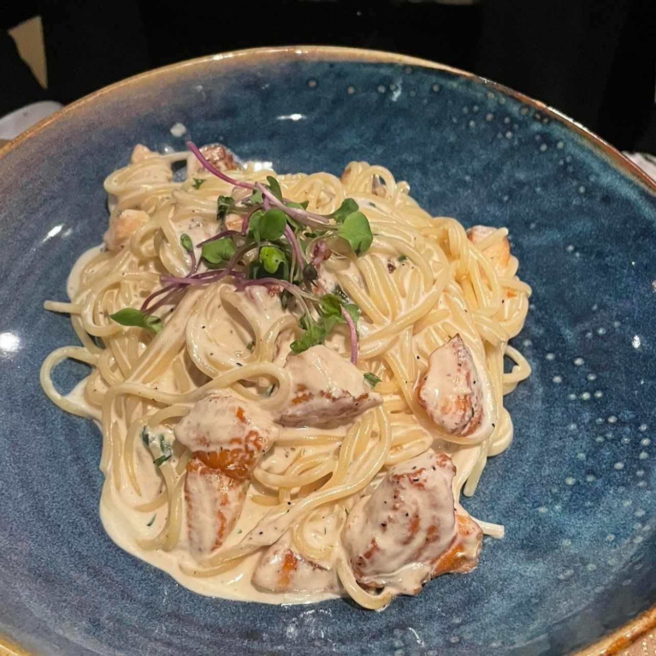 Spaguetti de salmon en crema