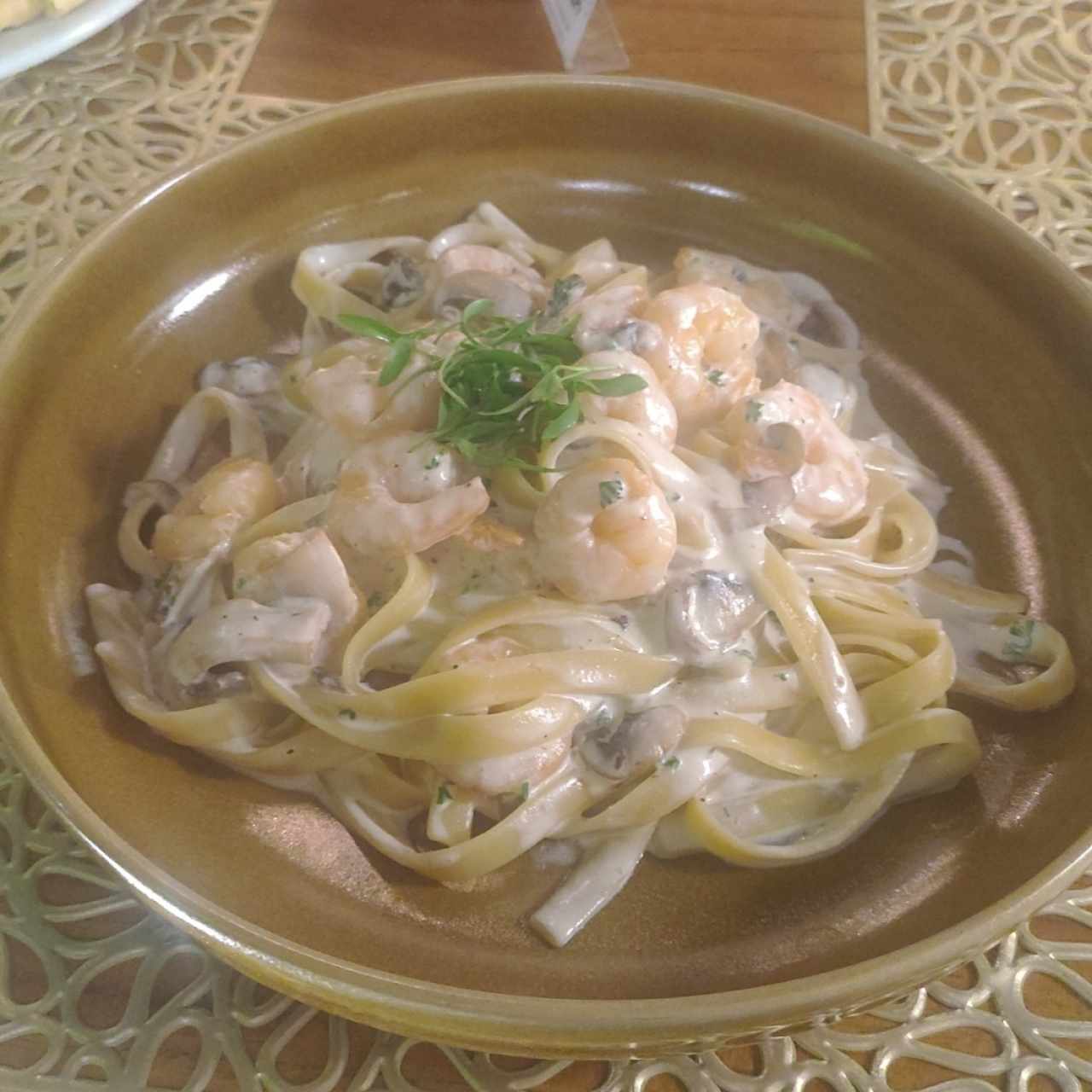 Pasta Con Camarones E Funghi