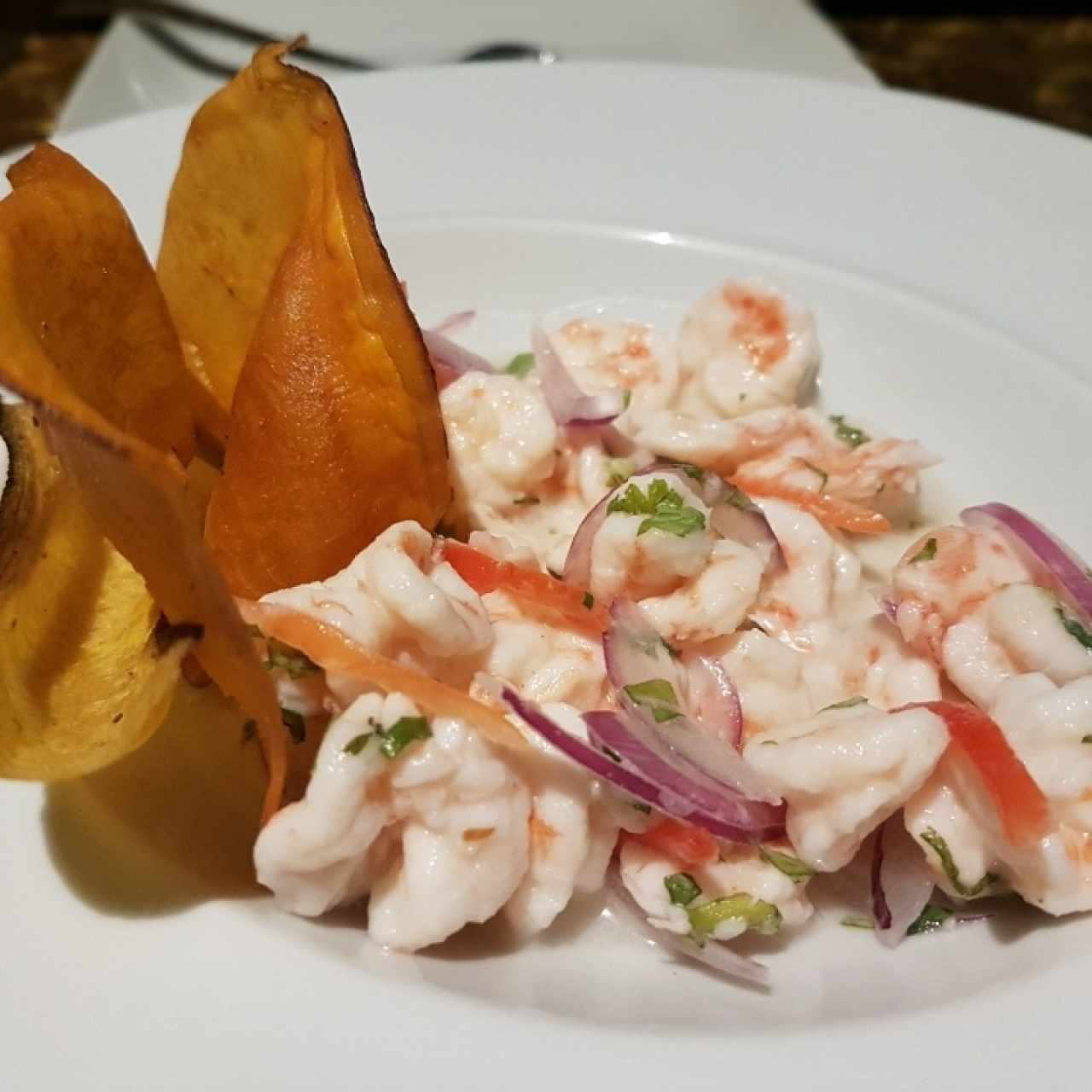 Ceviche de pez blanco y camarones