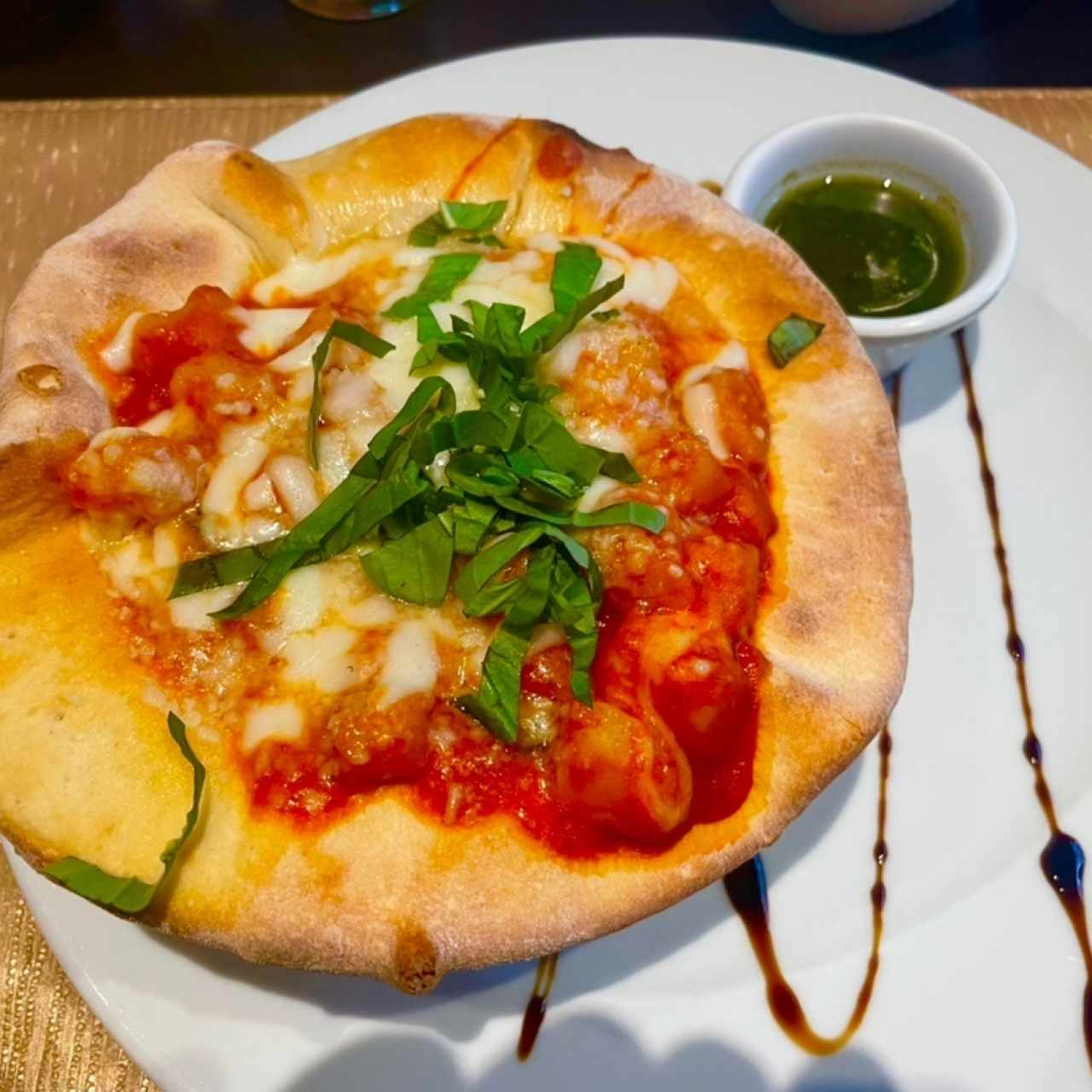 CANASTA DE GNOCCHI (Cesta de Focaccia Rellena de Gnocchi Clásica en Salsa de Pomodoro, Gratinado con Queso Mozzarella y Parmesano)