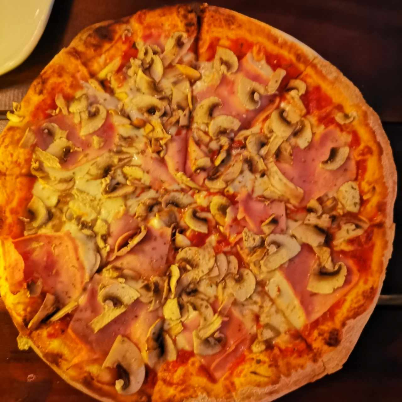 pizza de pollo e fungi