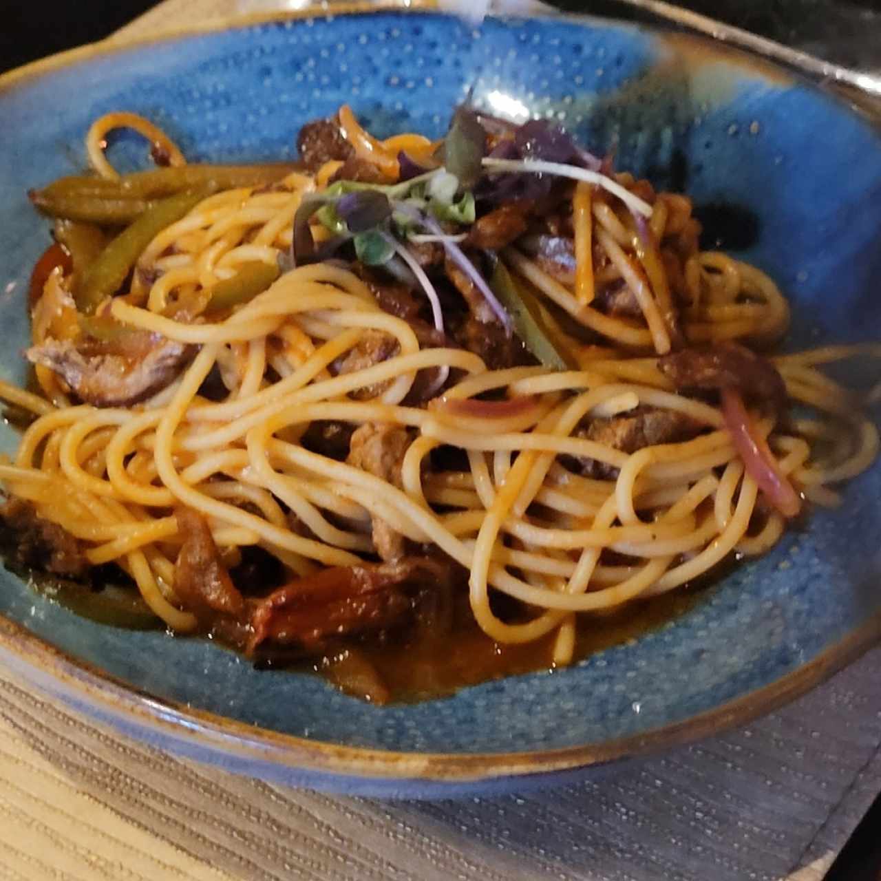 Pasta con Trozos de Filete