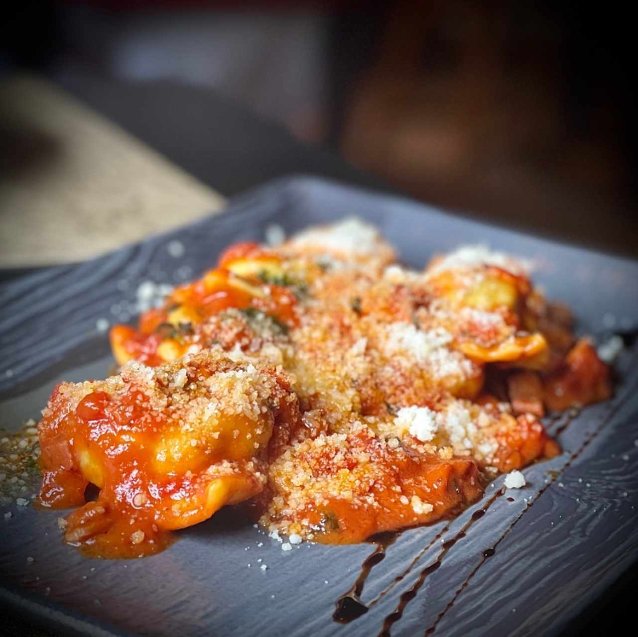 Raviolis De Carne En Salsa Amatriciana