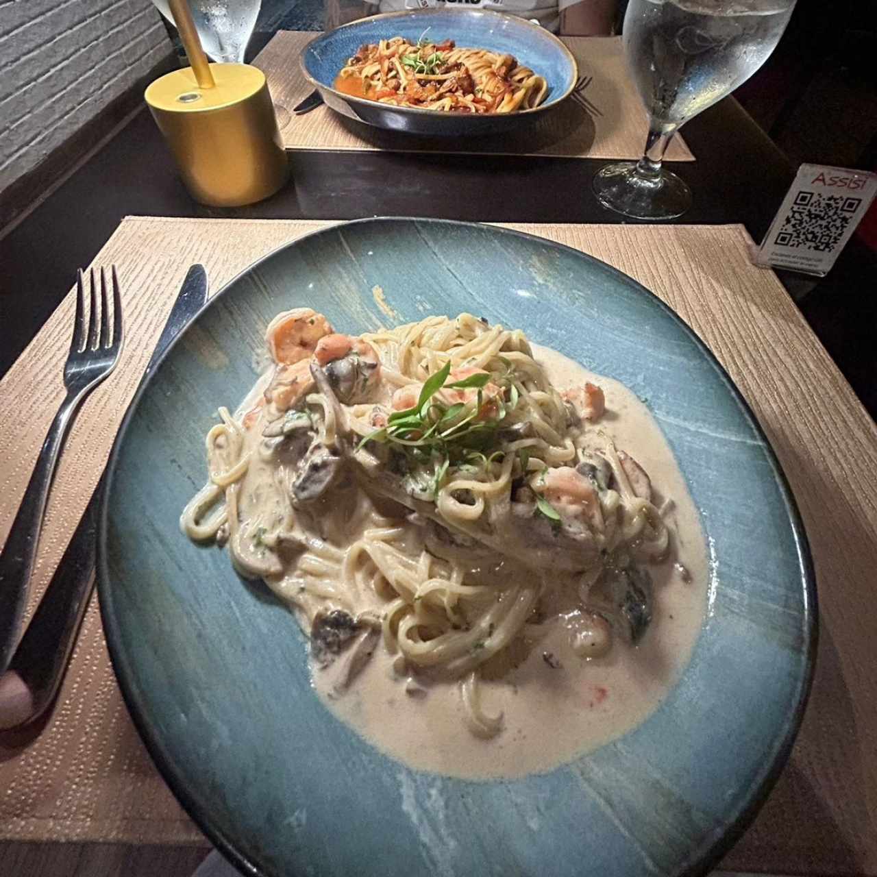 Pasta con Camarones e Funghi