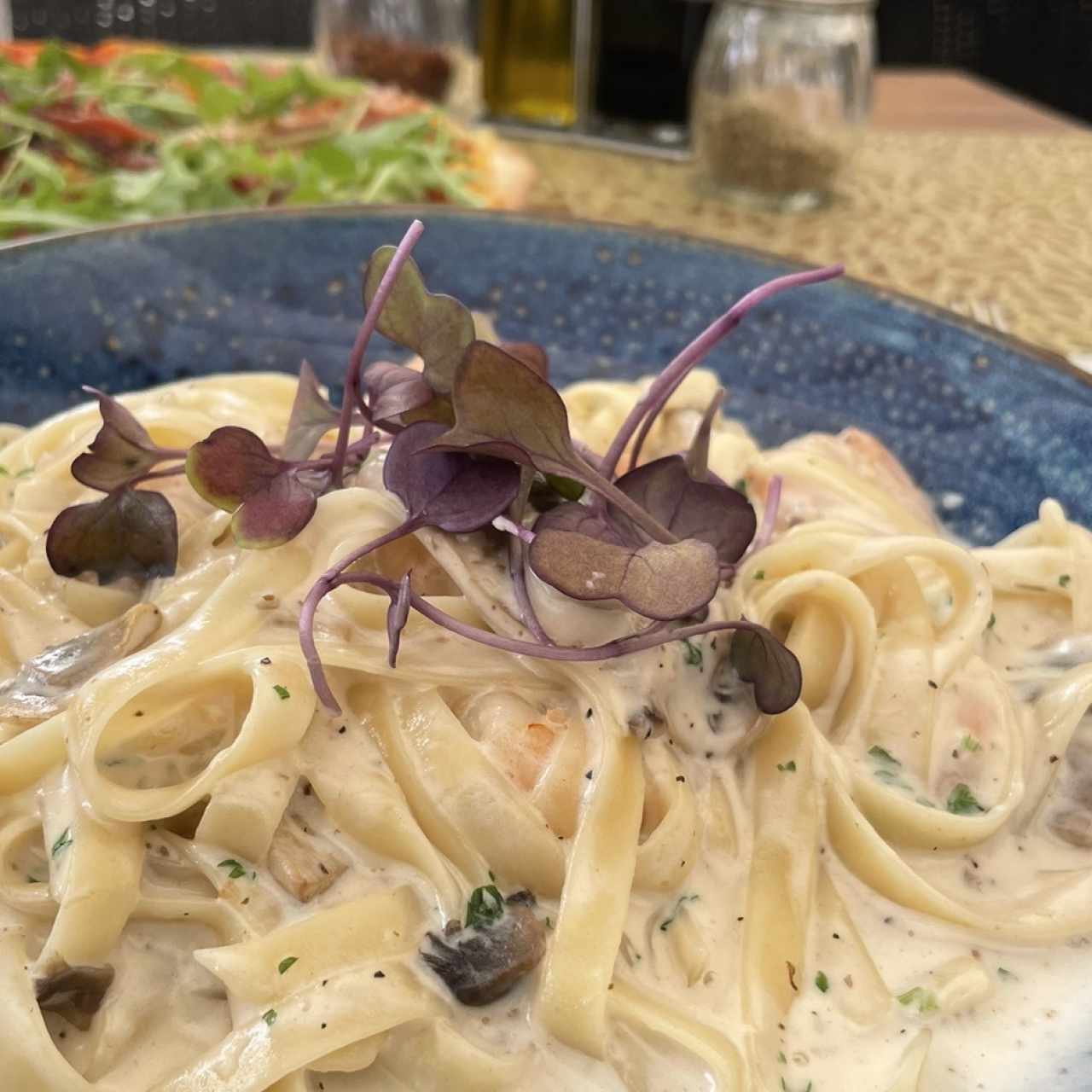 Pasta con camarones e Funghi