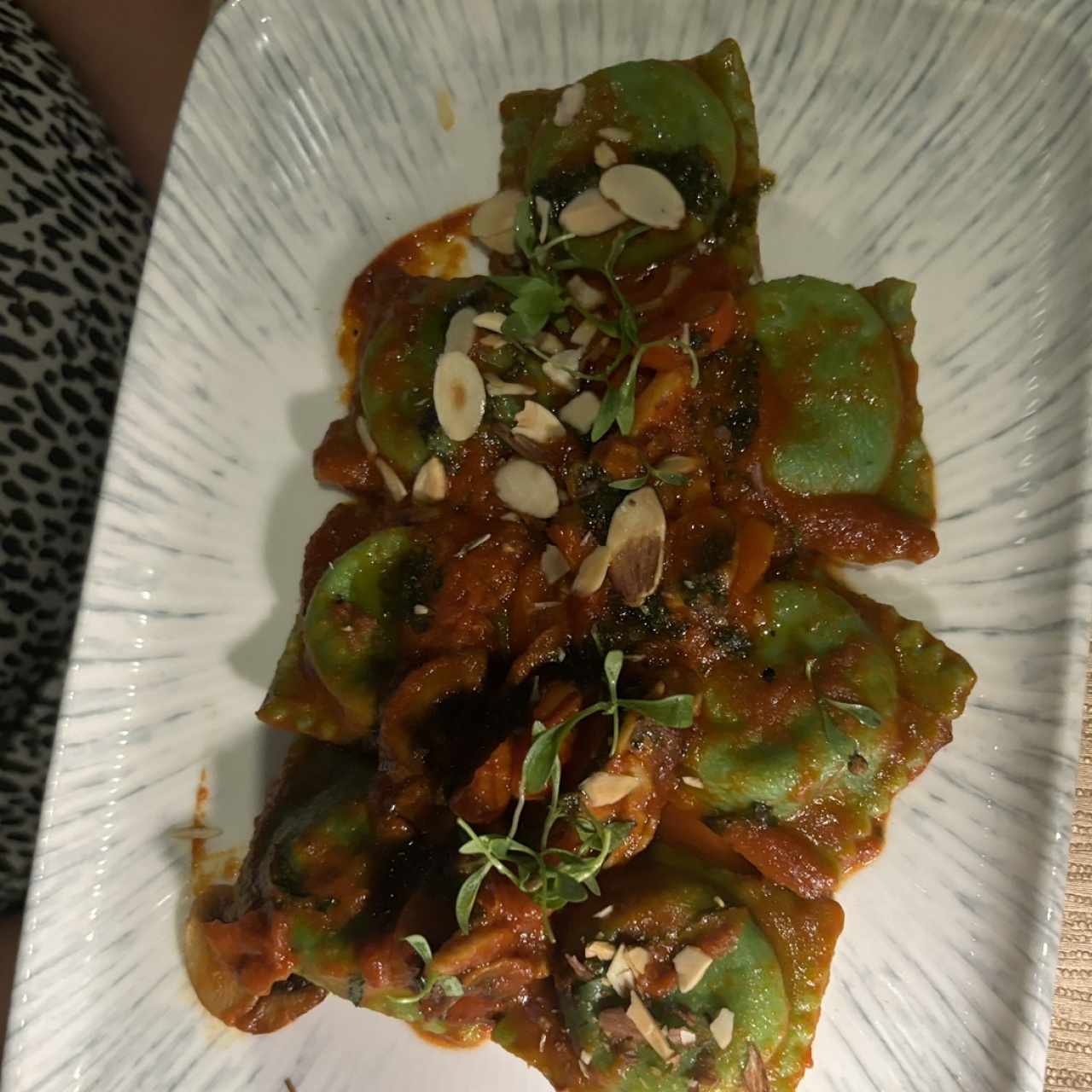 Raviolis de Ricotta, Champiñones Confitados y Espinaca