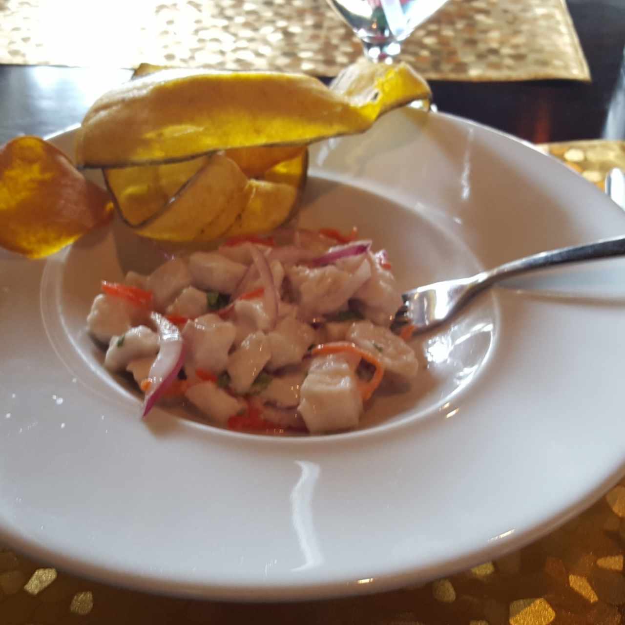 Ceviche de pez blanco y camarones