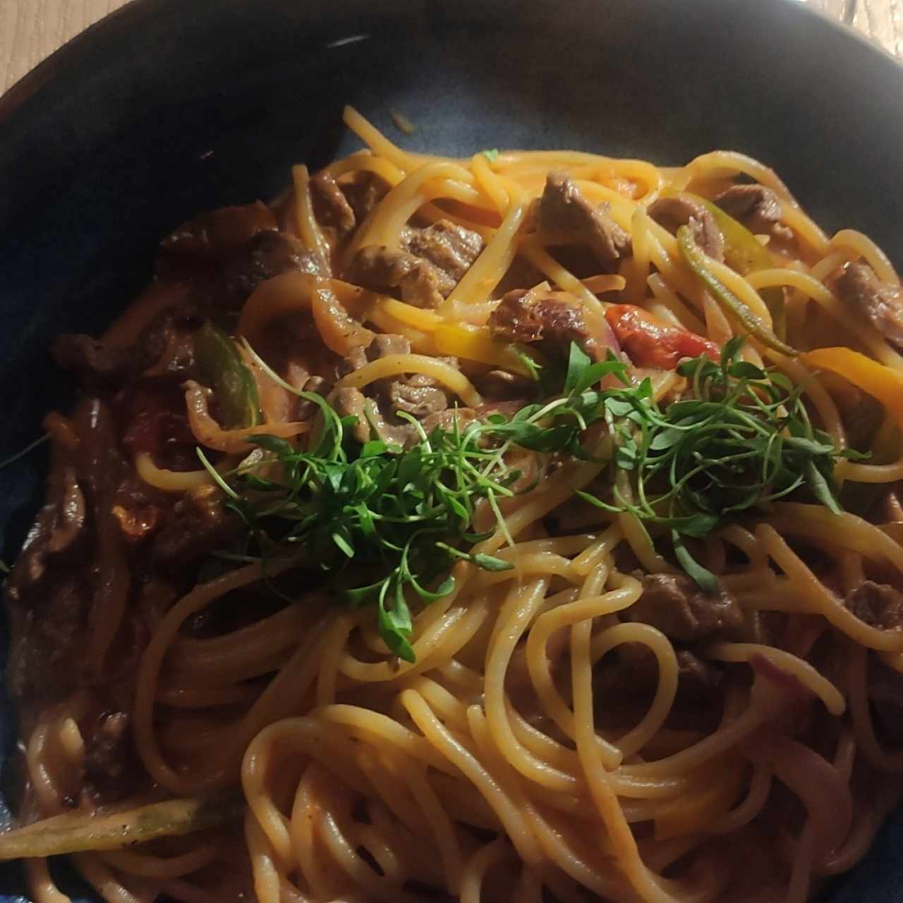 Pasta con Trozos de Filete