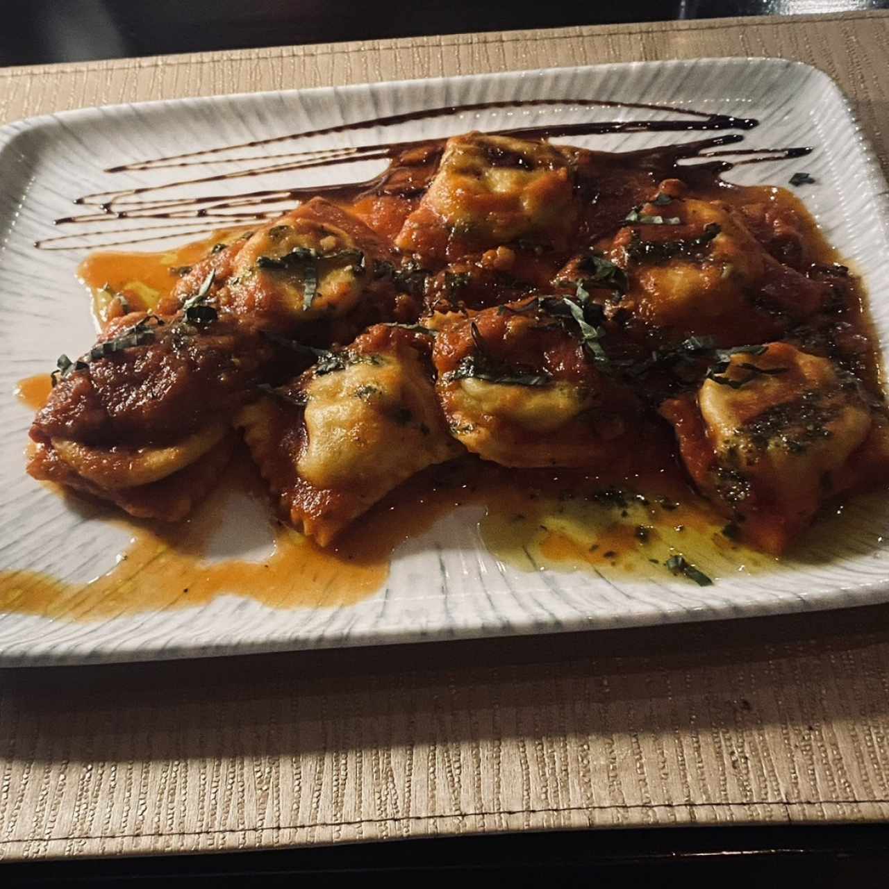 Raviolis De Carne En Salsa Amatriciana