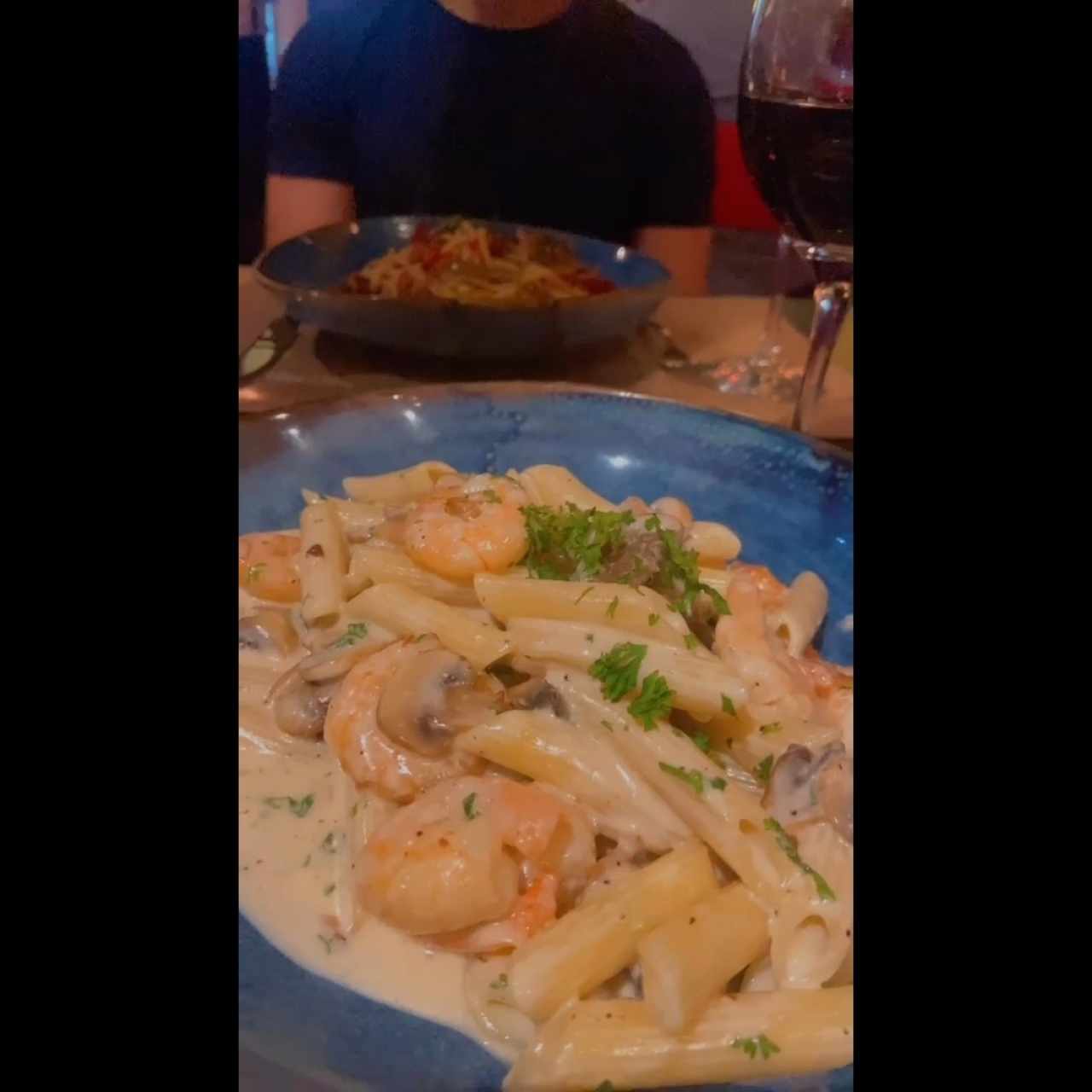 Pasta con Camarones e Funghi