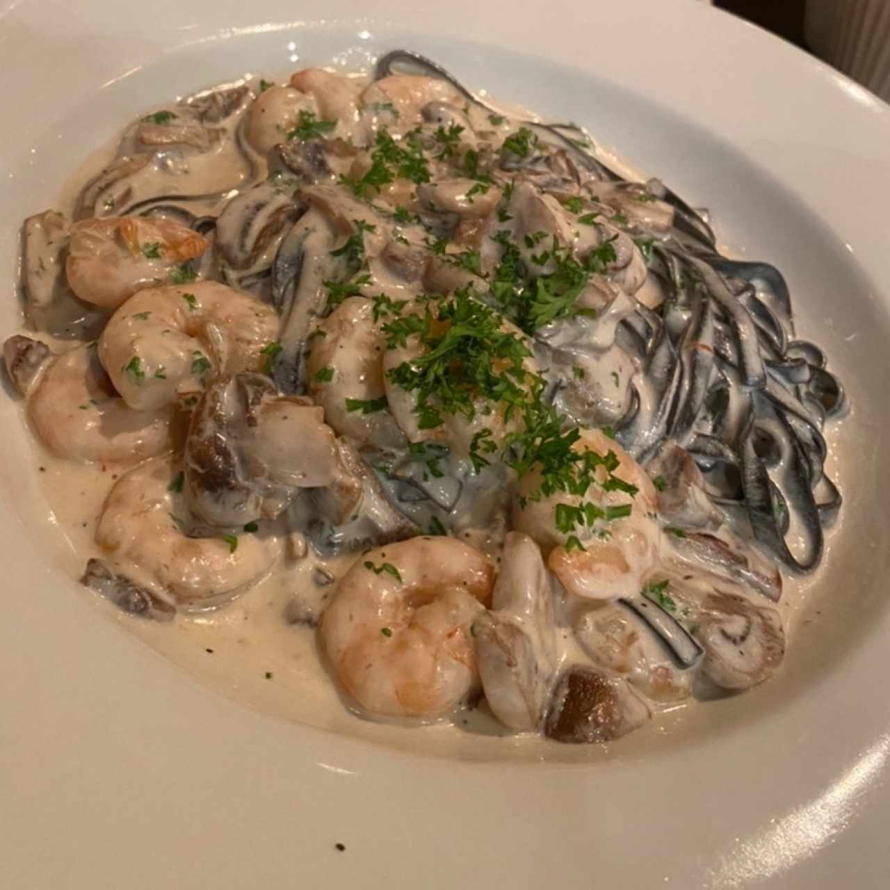 Pasta de camarones y funghi