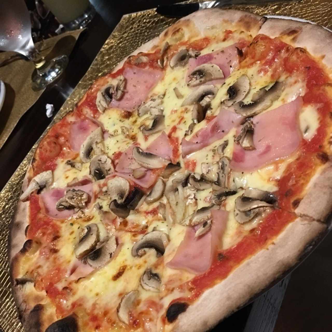 Jamón e Funghi