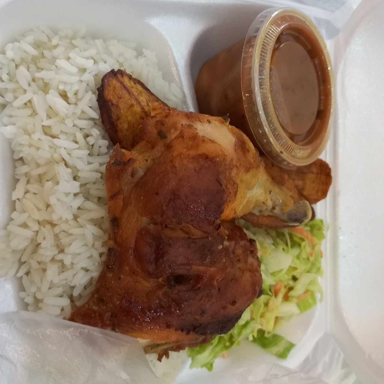 comida con pollo asado