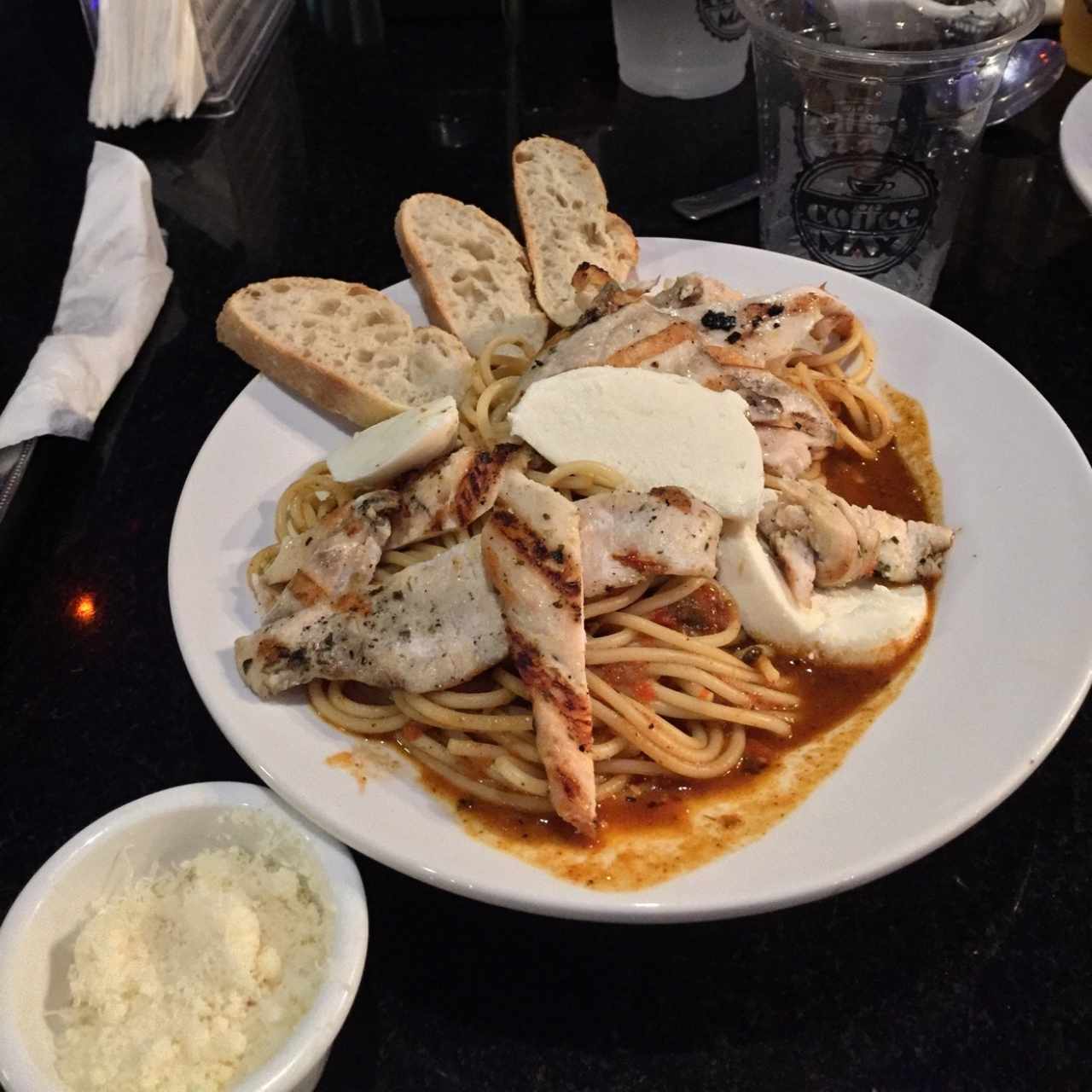 Spaghetti Pomodoro con Pollo 👌🏽